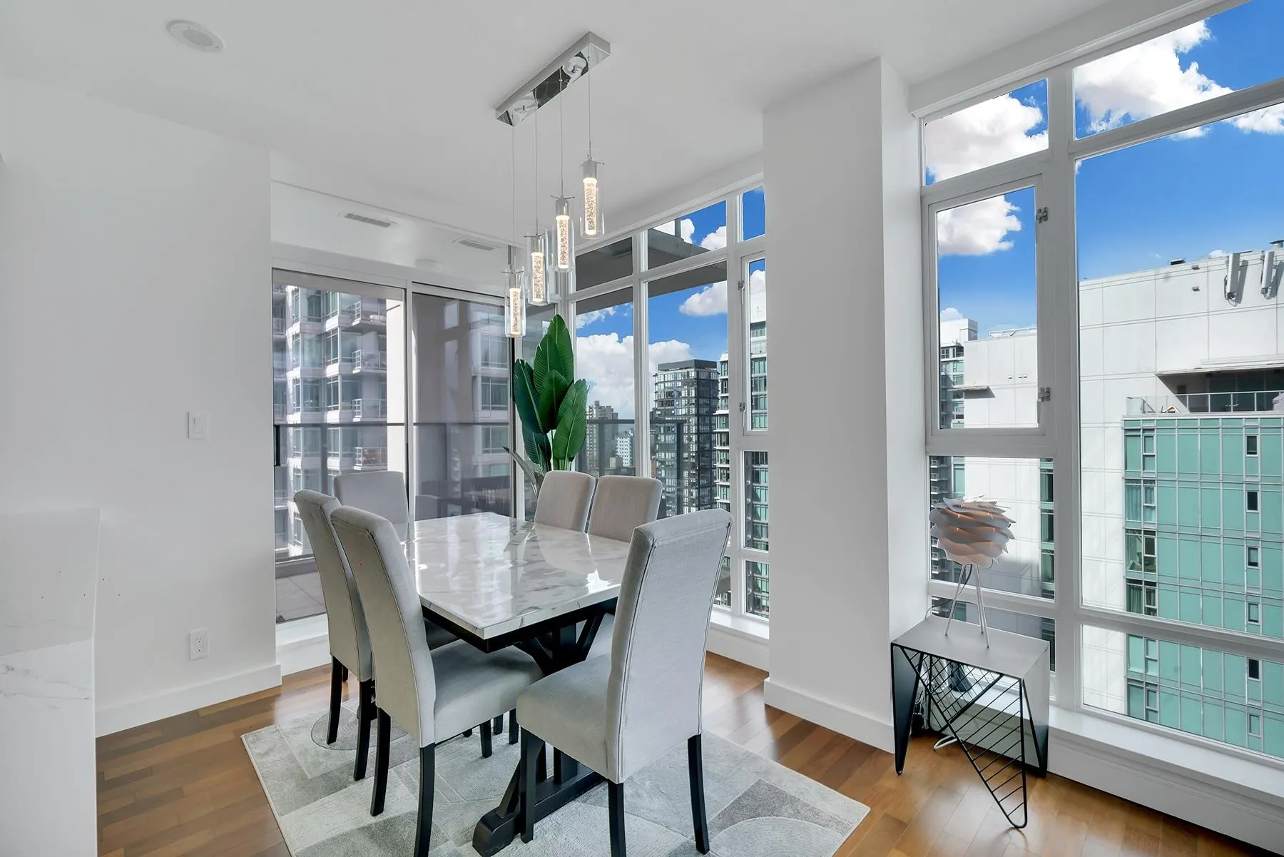 1904 1616 Bayshore Drive