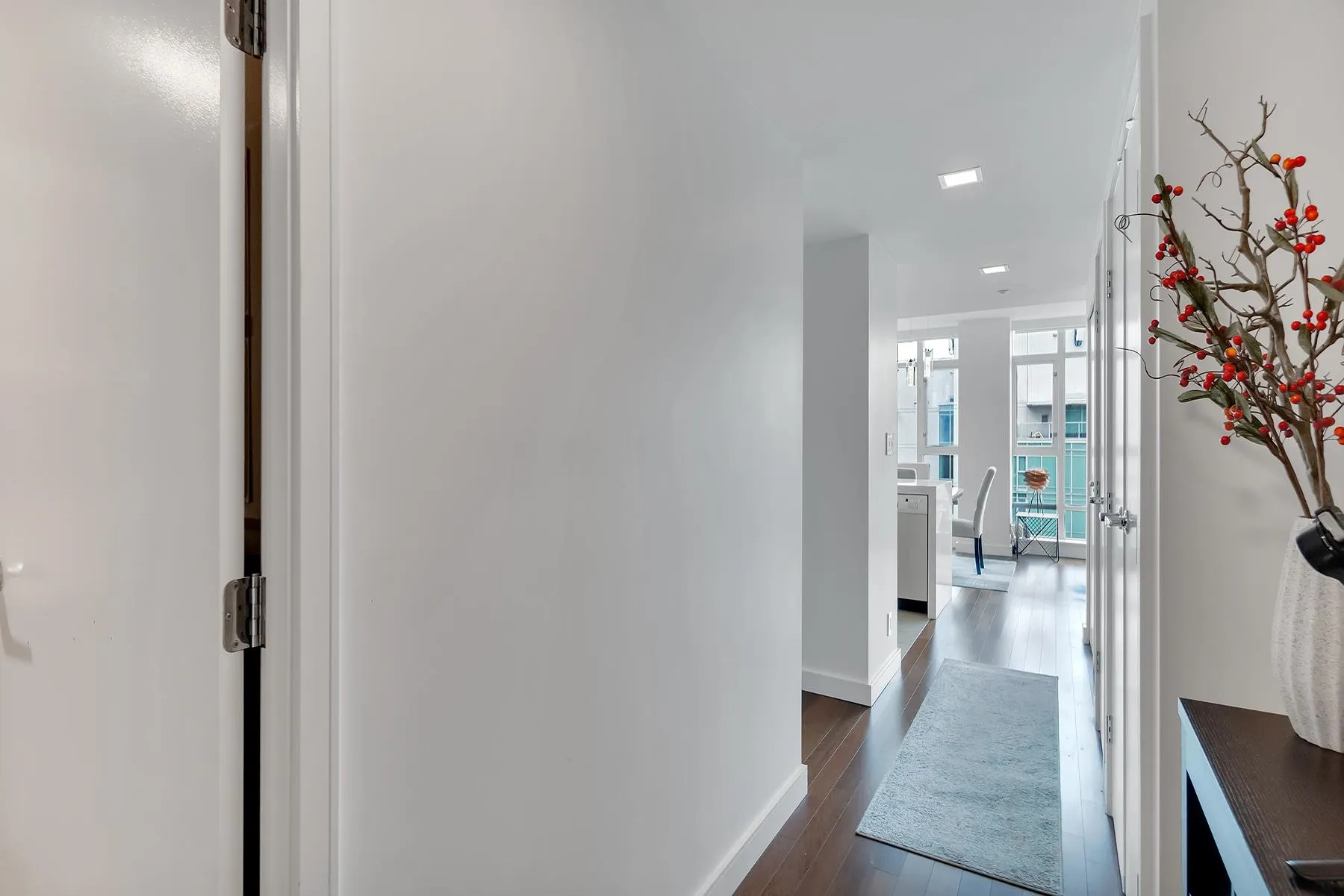 1904 1616 Bayshore Drive