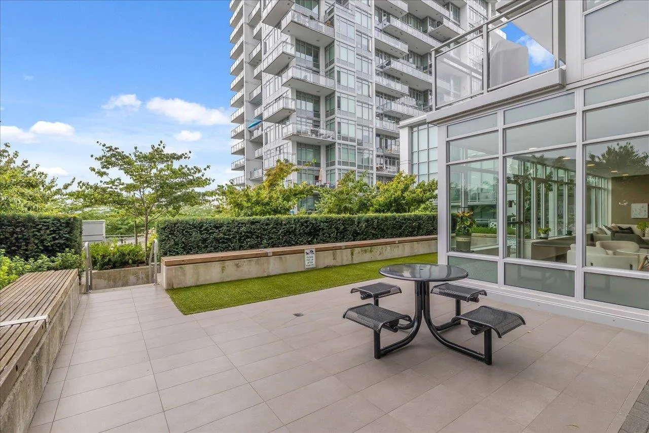 607 258 Nelson's Court