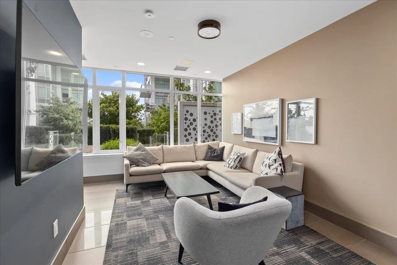 607 258 Nelson's Court