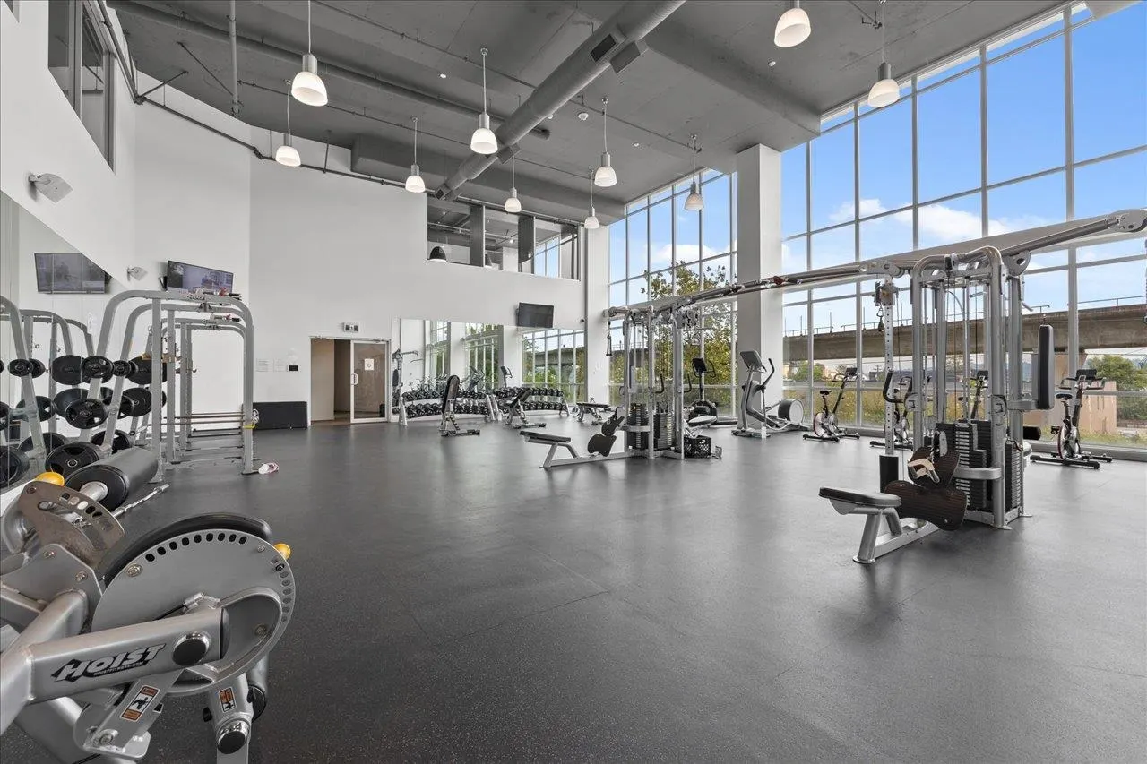 607 258 Nelson's Court