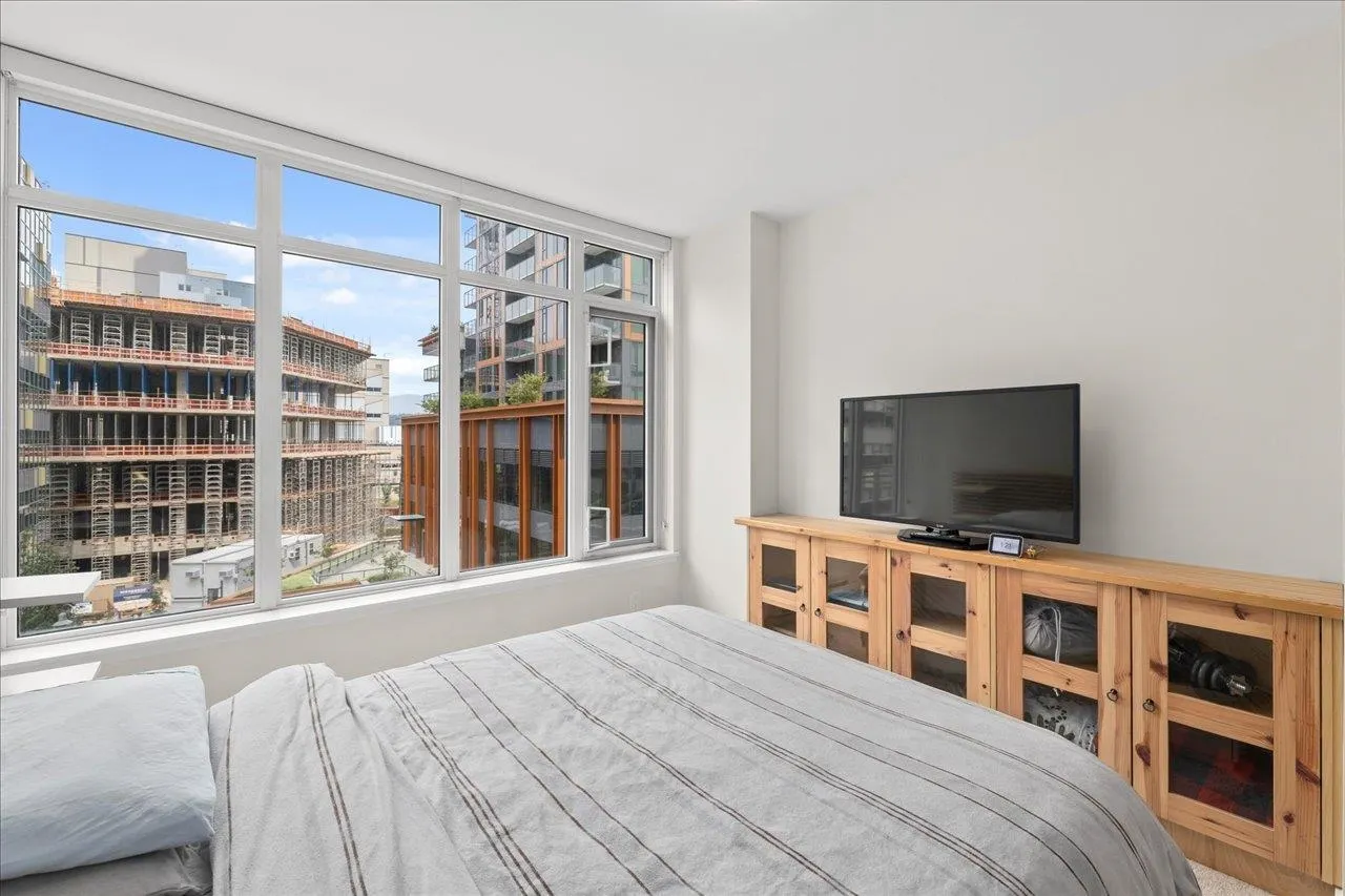 607 258 Nelson's Court