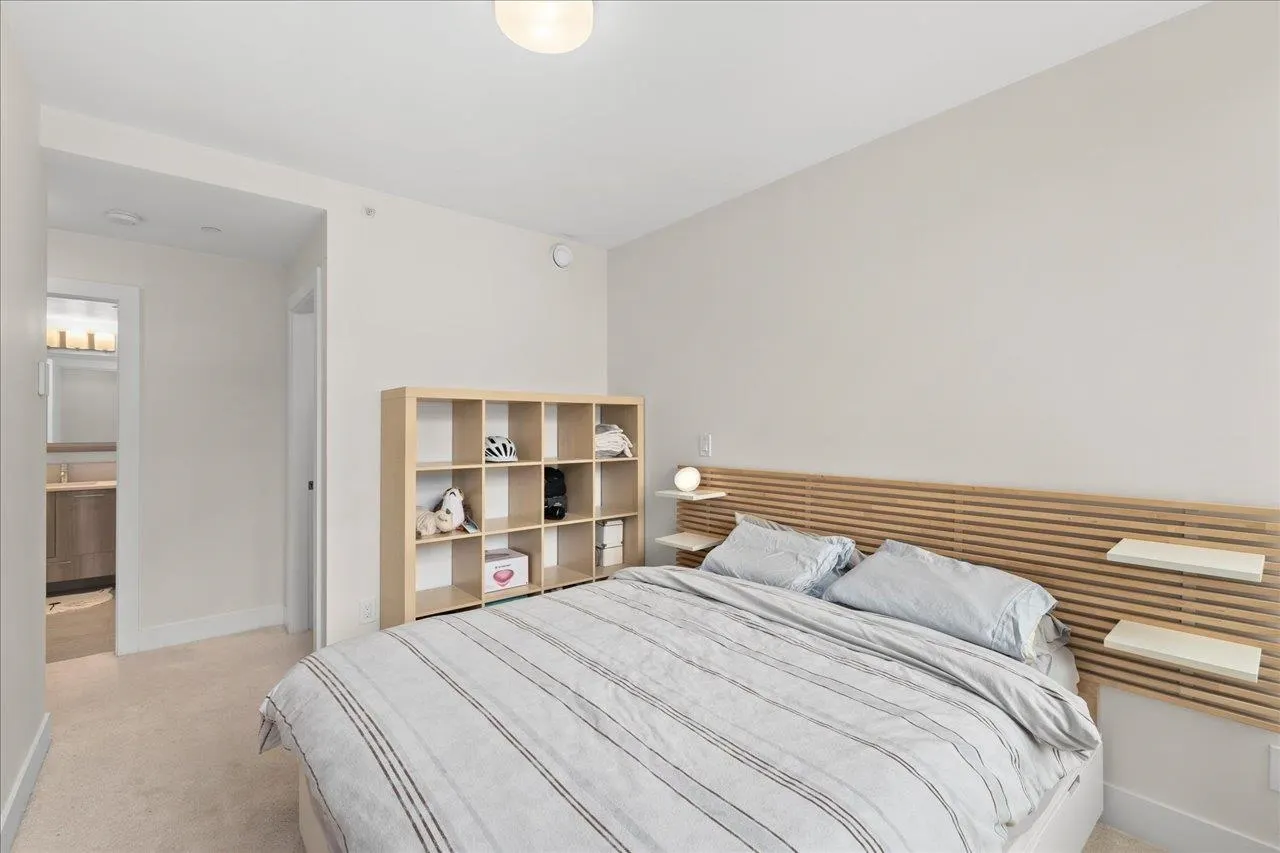 607 258 Nelson's Court