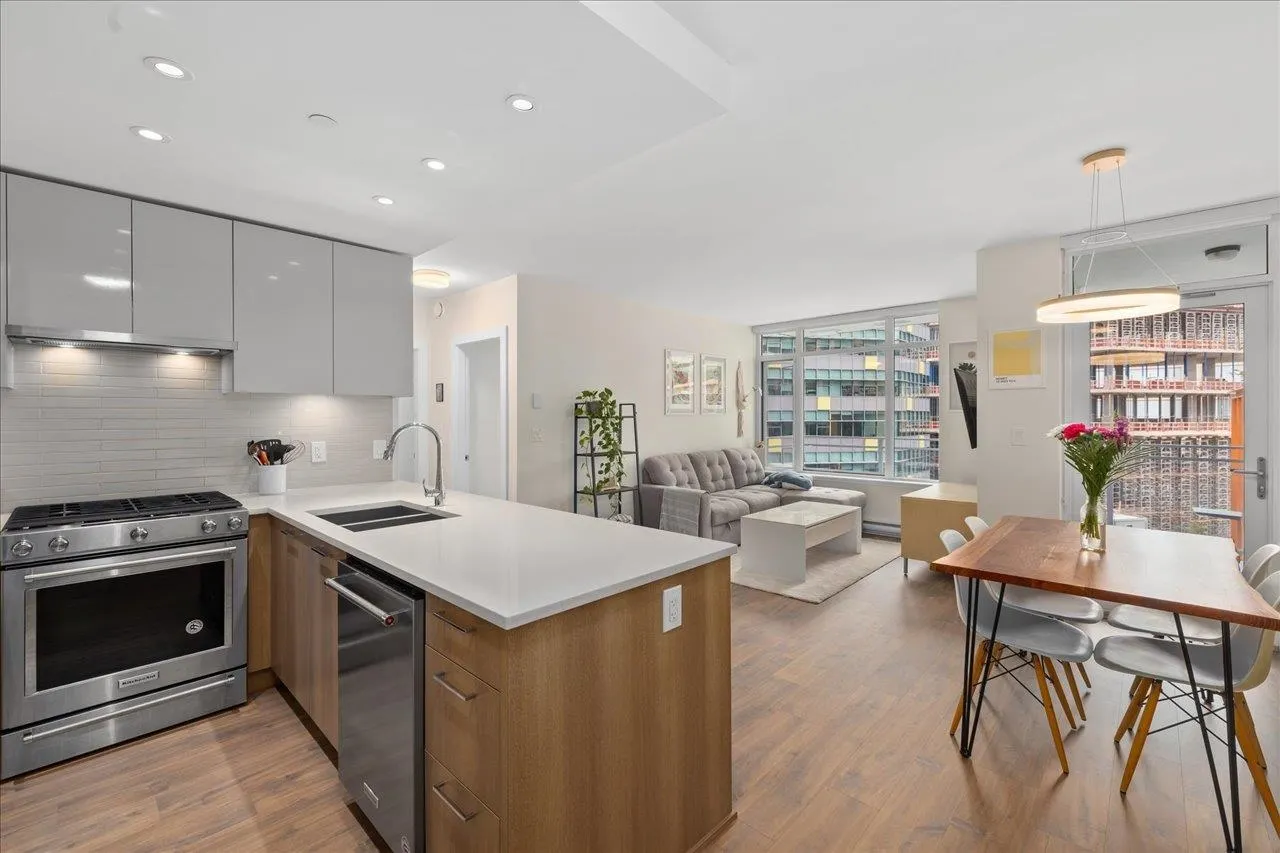 607 258 Nelson's Court