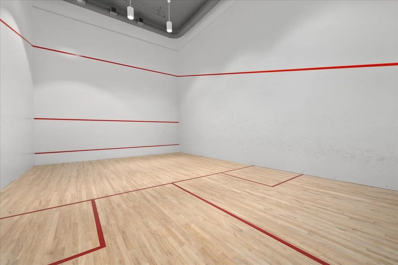 607 258 Nelson's Court