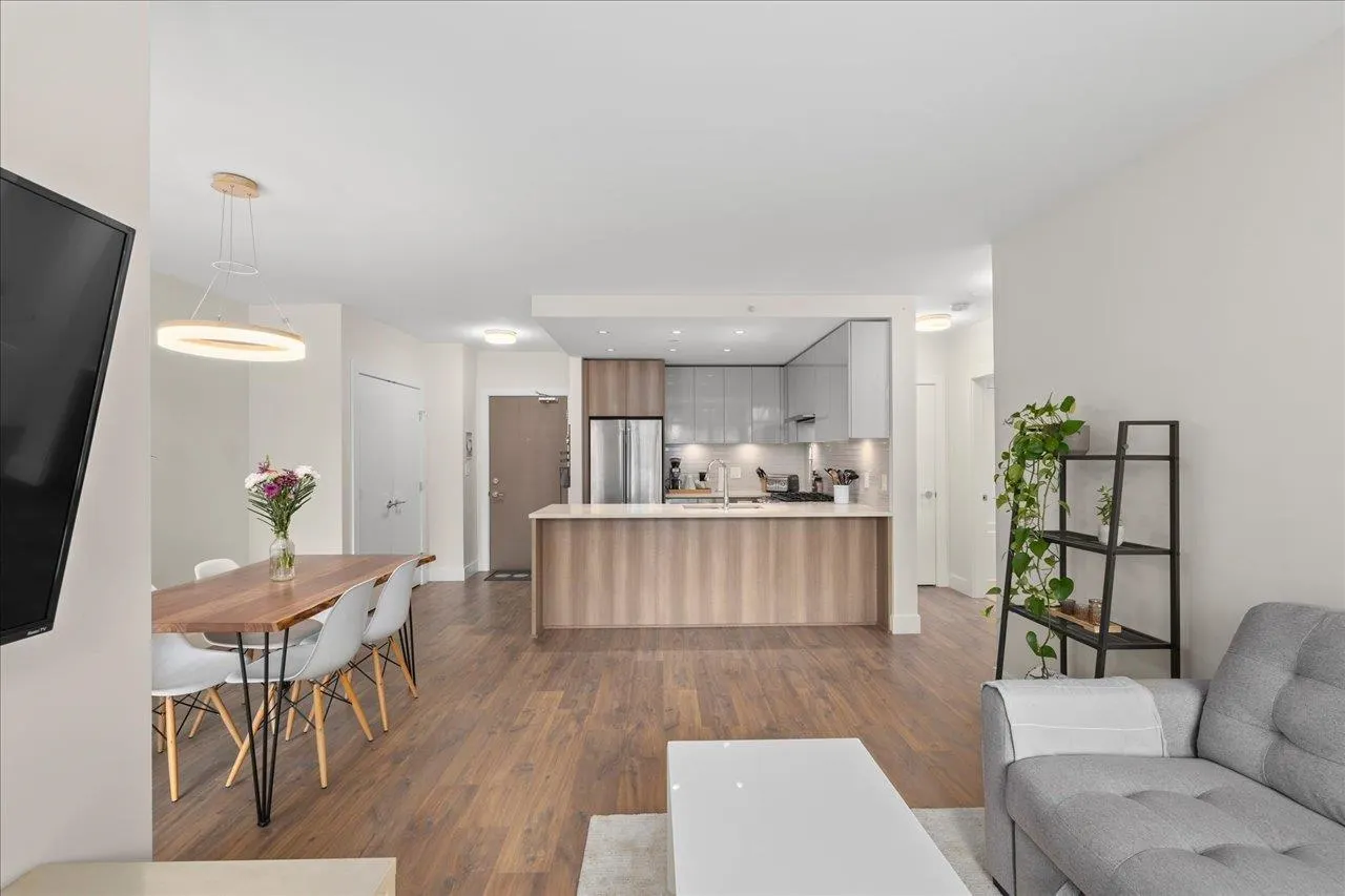 607 258 Nelson's Court