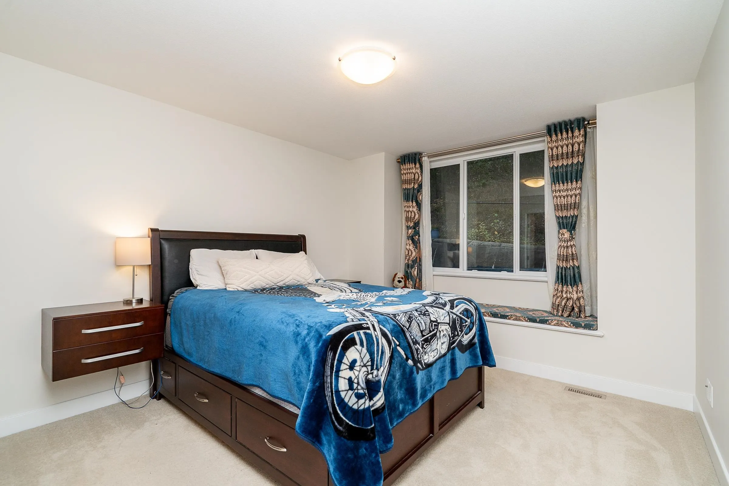 1468 Strawline Hill Street