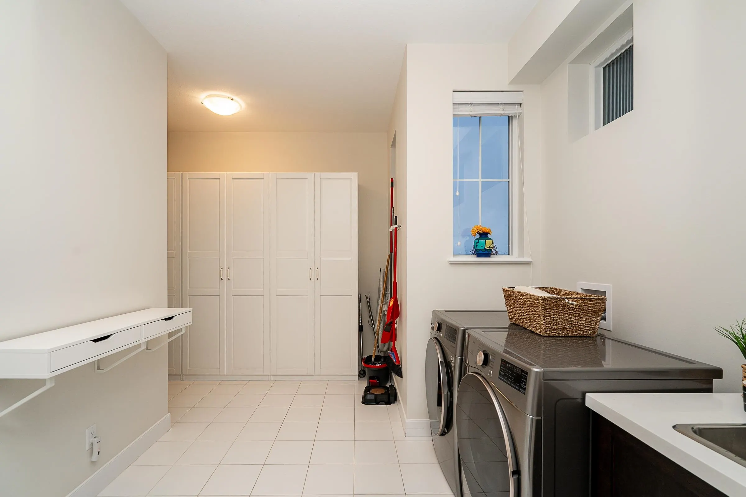 1468 Strawline Hill Street