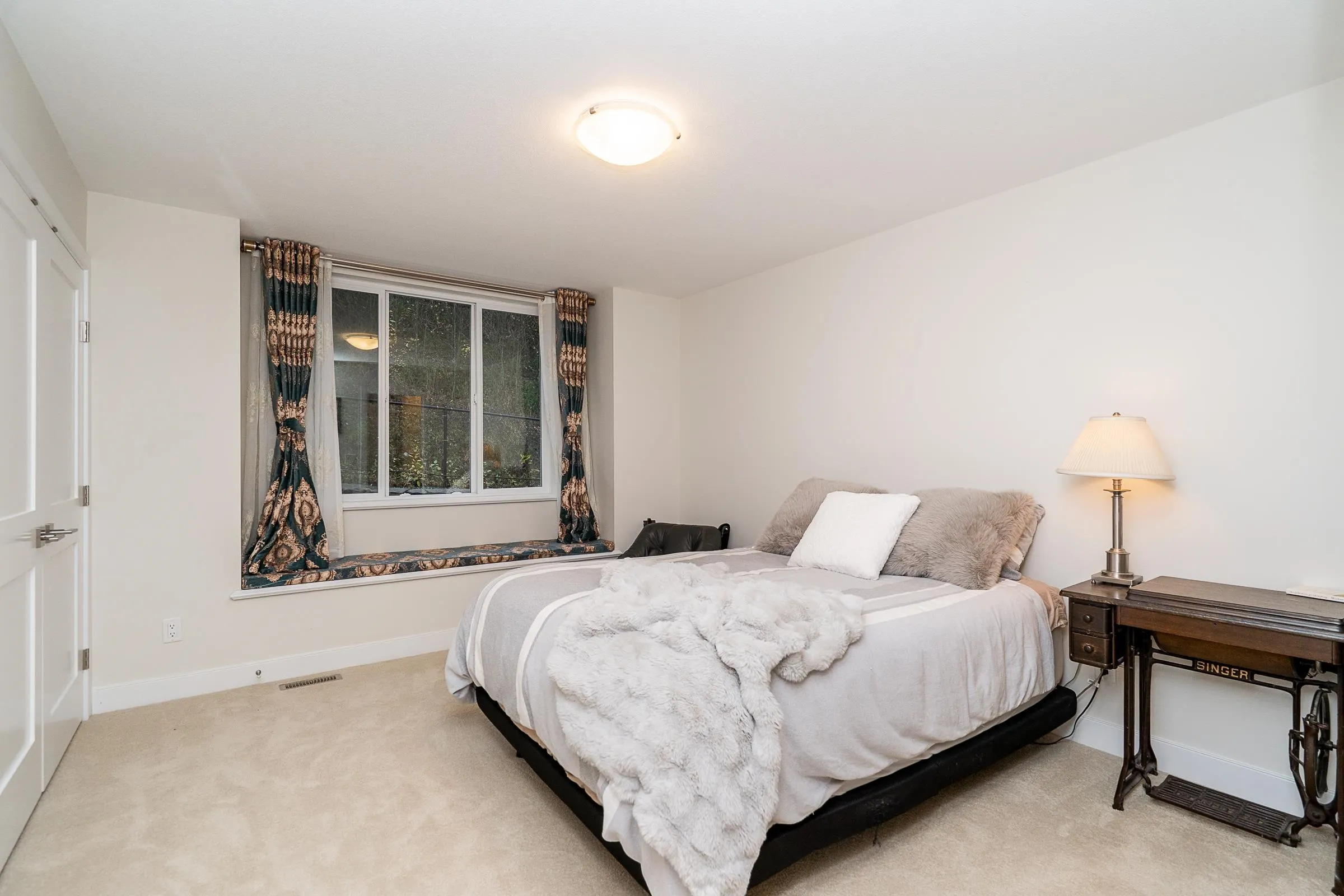 1468 Strawline Hill Street