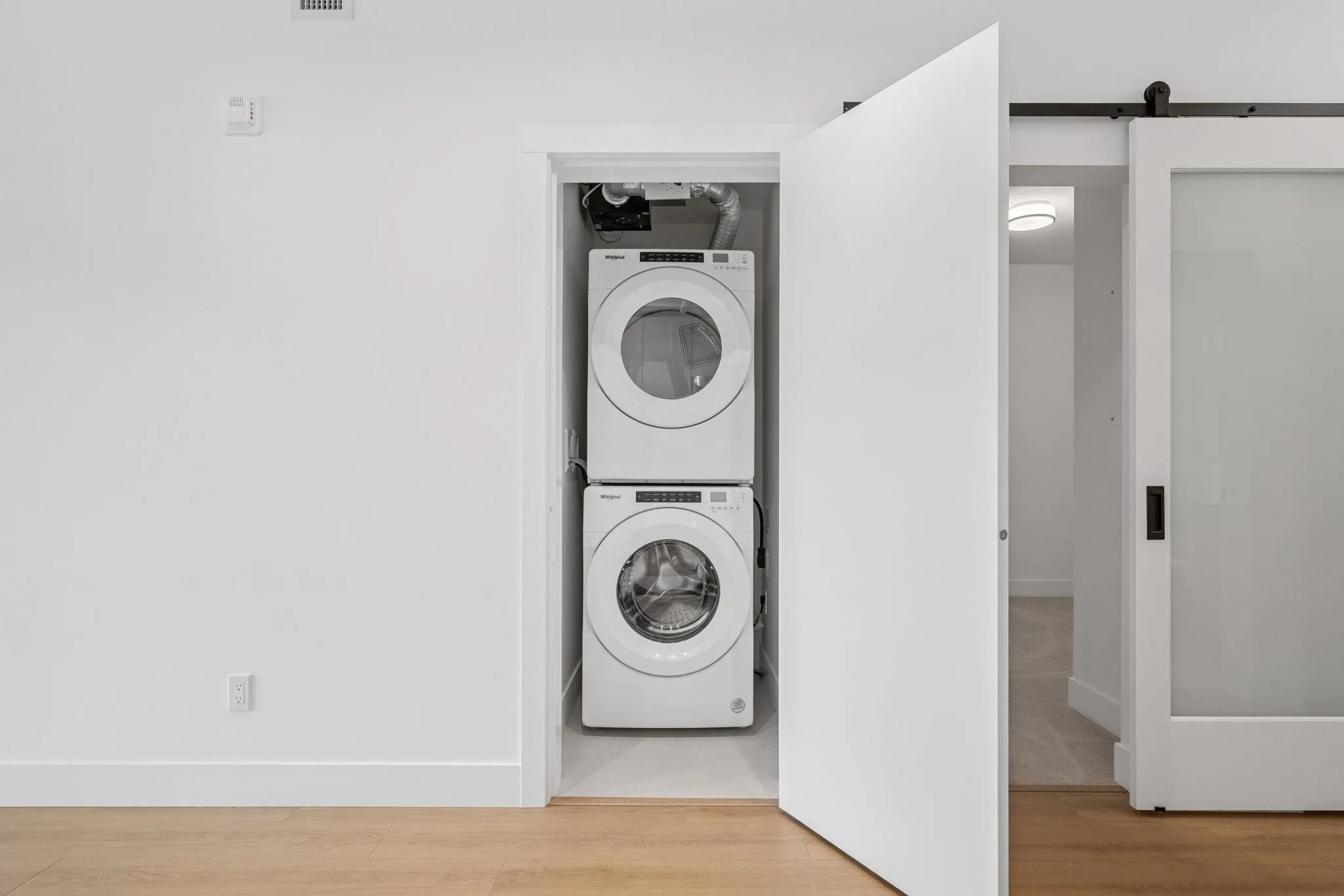 307 3075 Murray Street