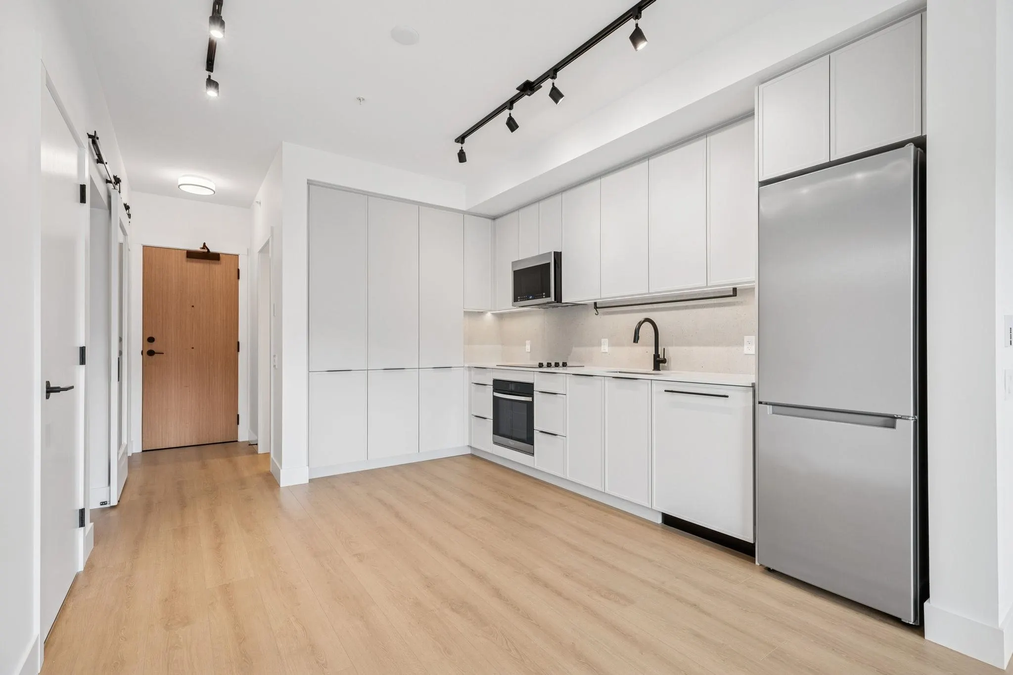 307 3075 Murray Street