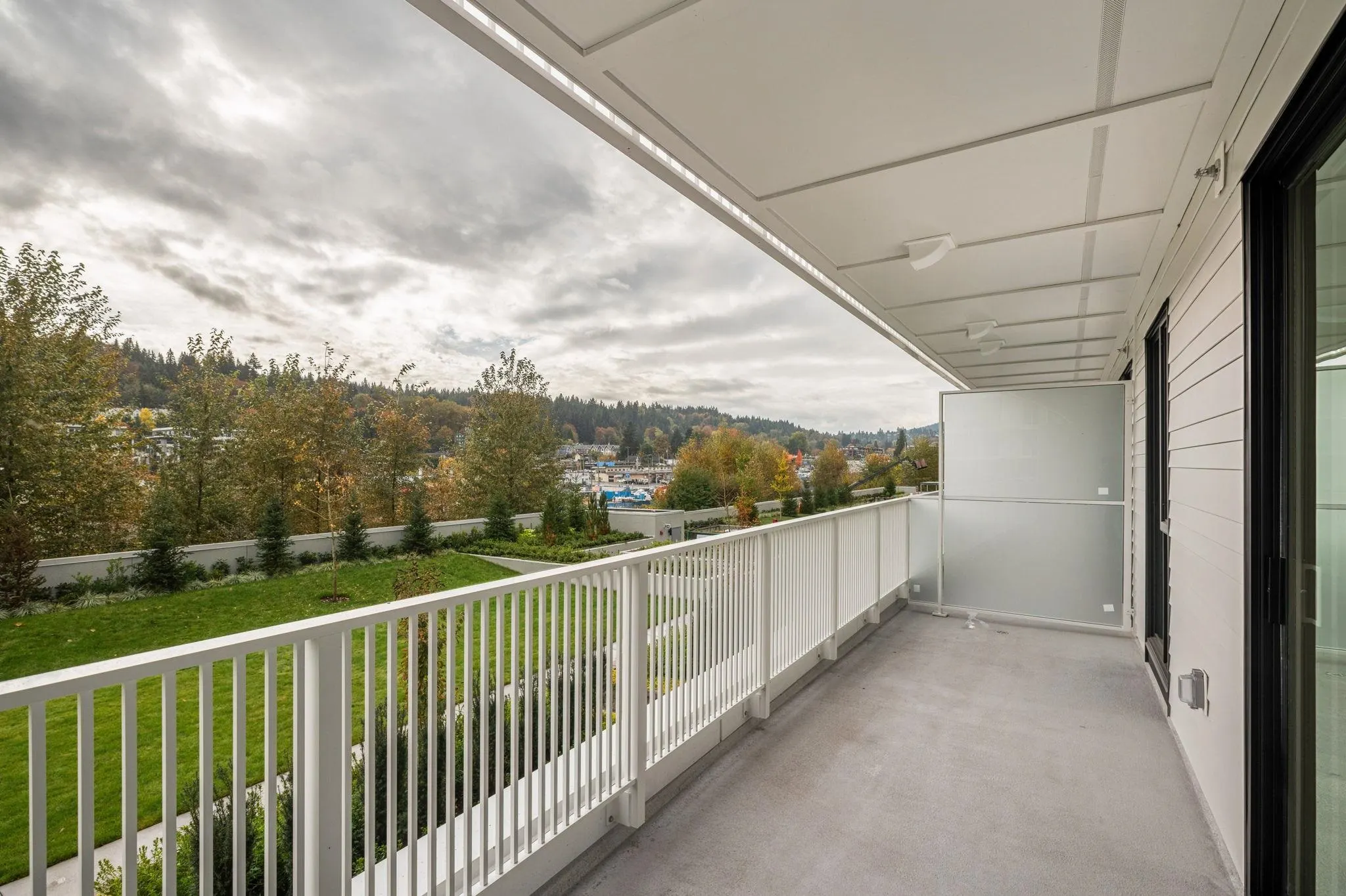 307 3075 Murray Street