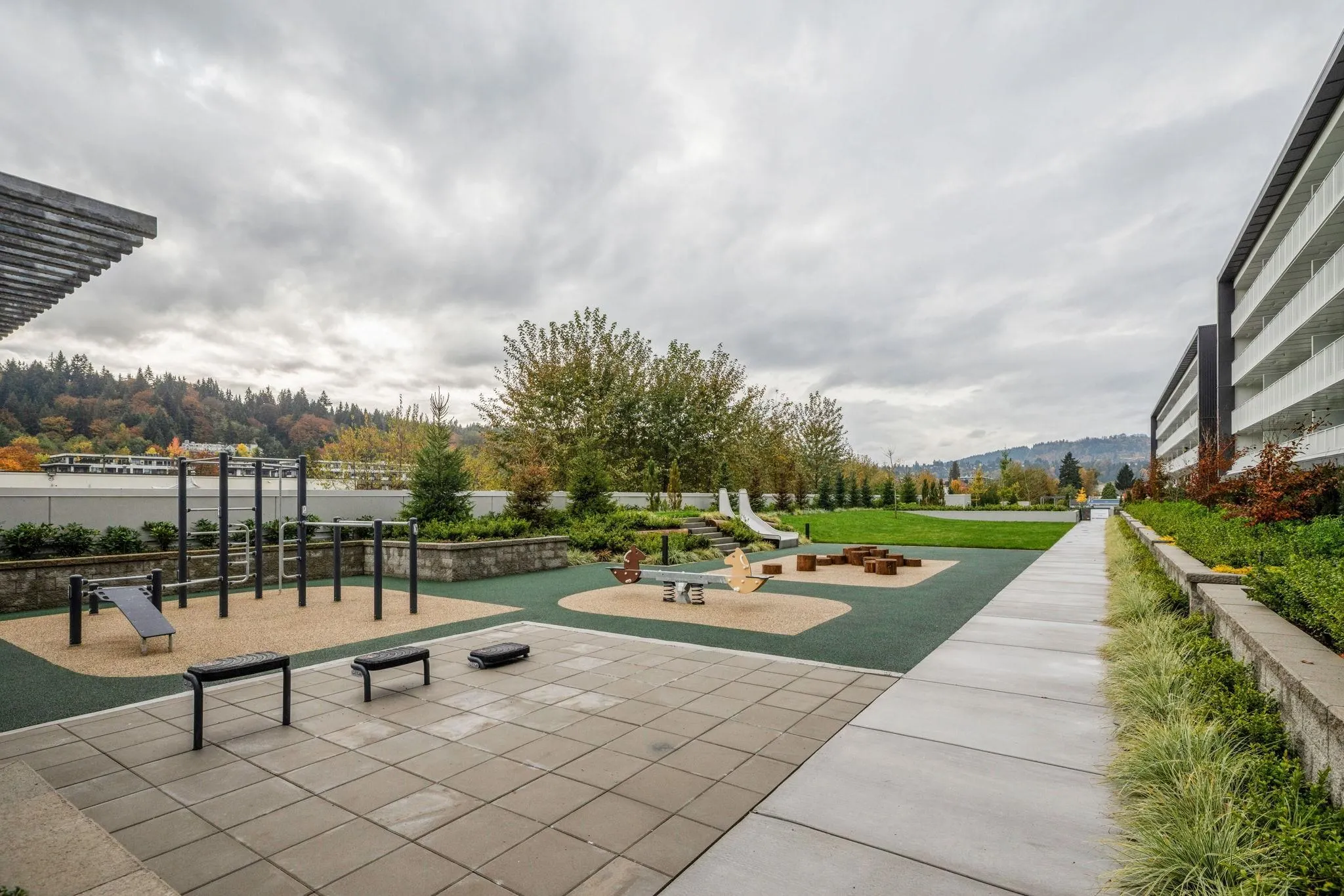 307 3075 Murray Street