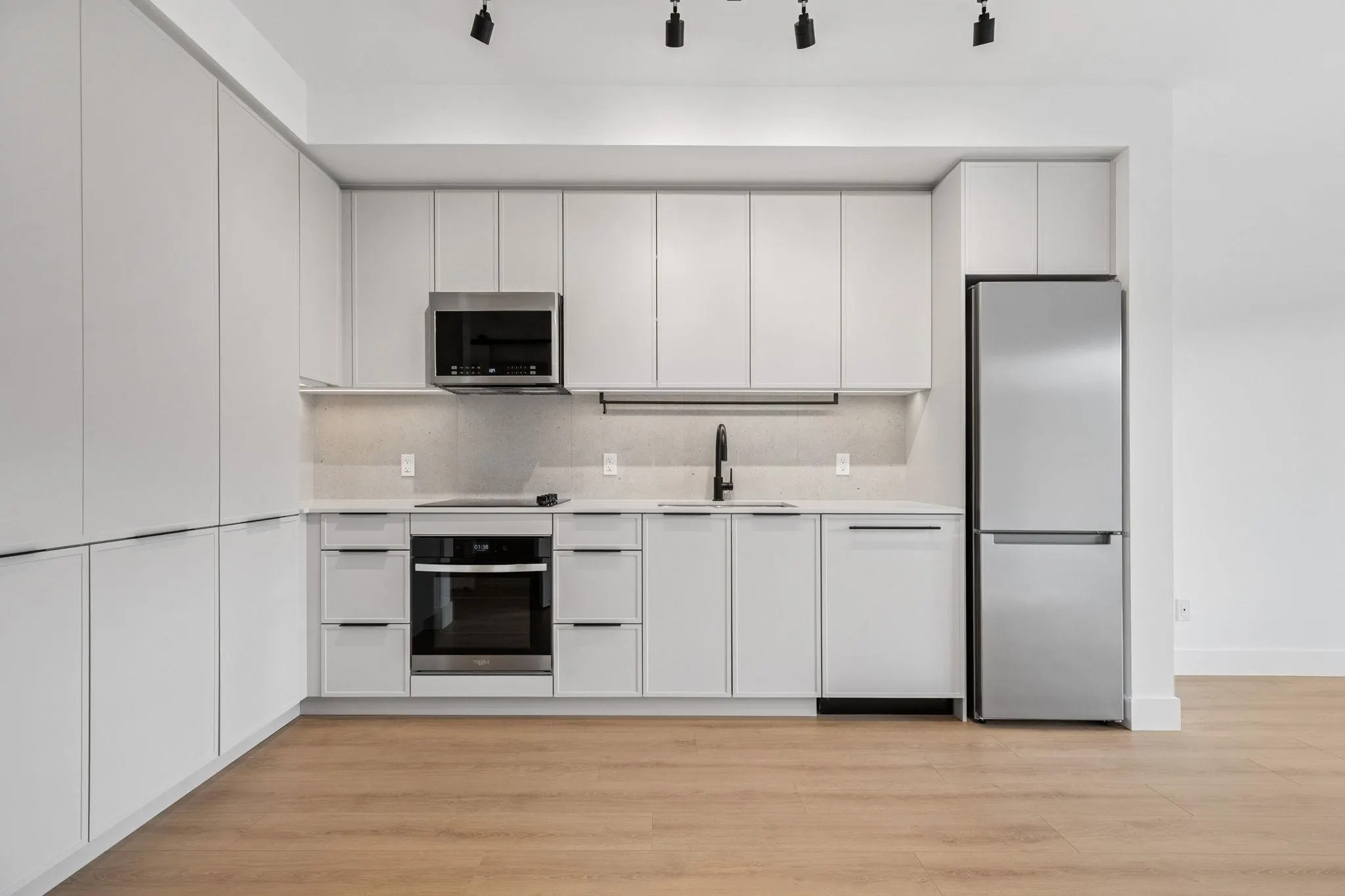 307 3075 Murray Street