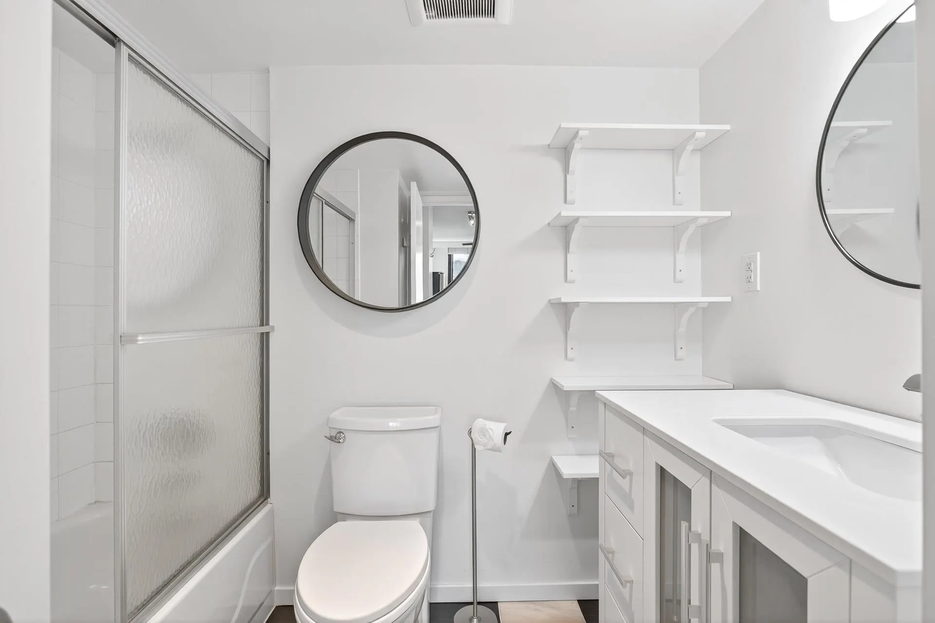 804 1330 Harwood Street