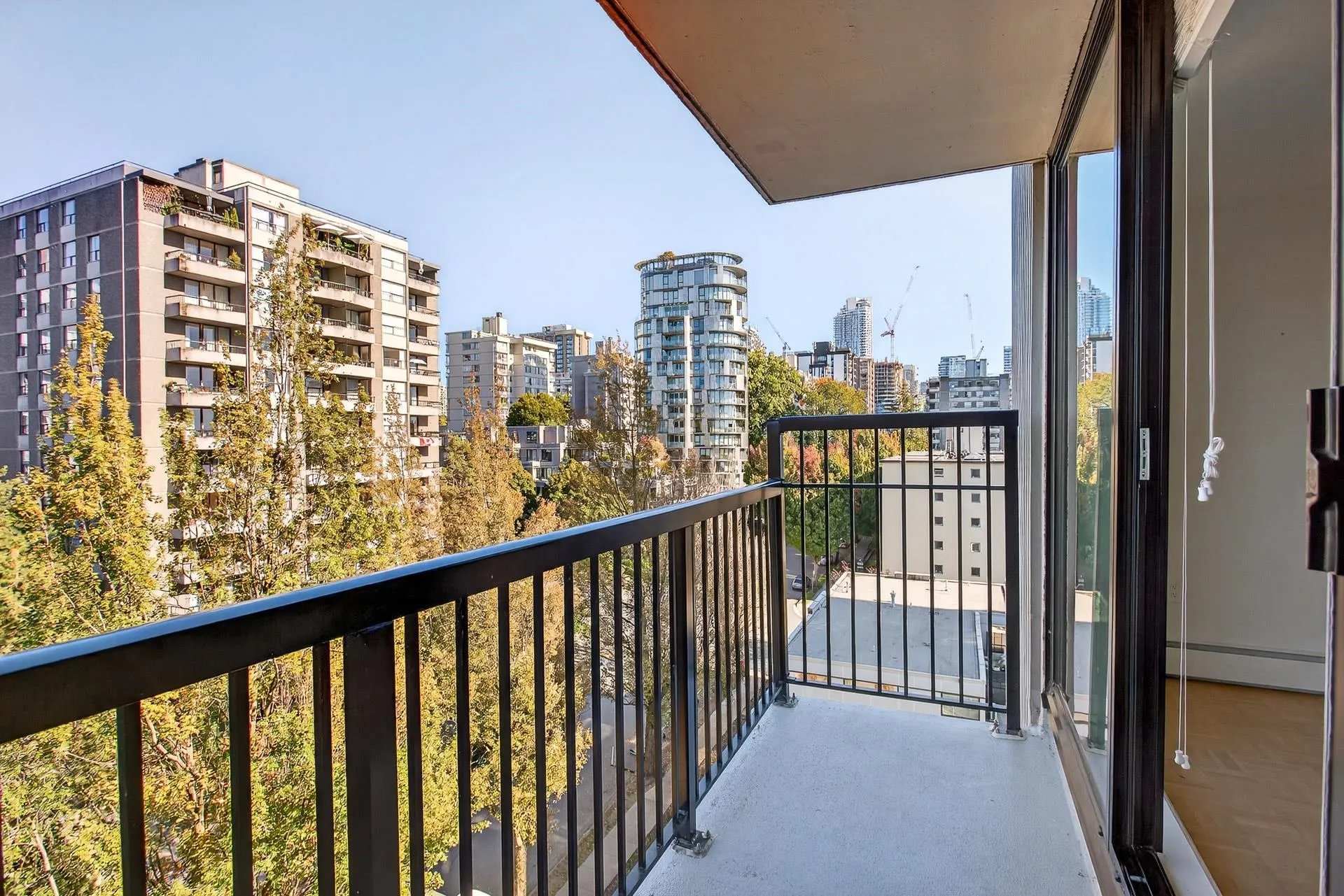 804 1330 Harwood Street