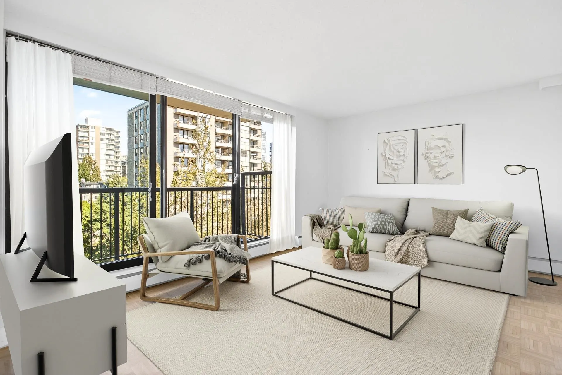 804 1330 Harwood Street