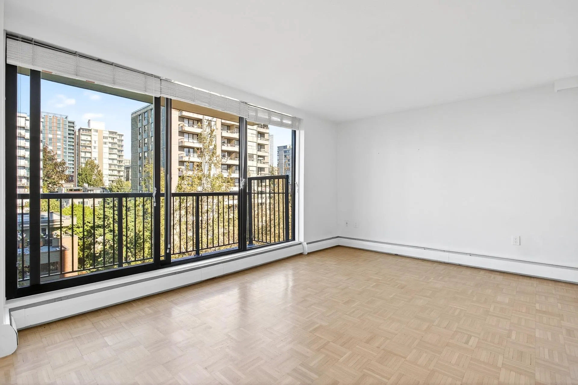 804 1330 Harwood Street