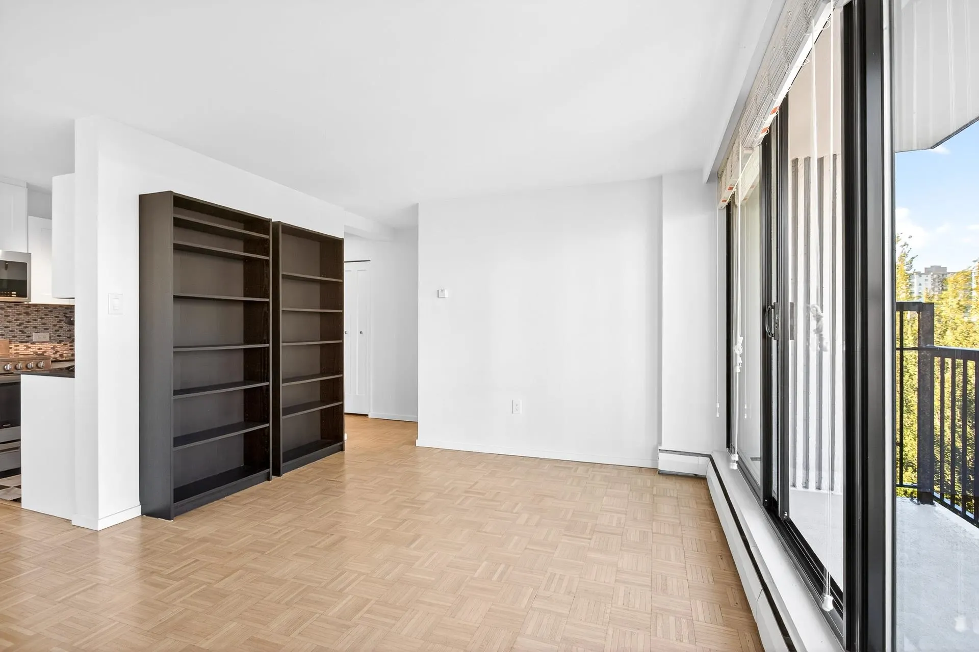 804 1330 Harwood Street