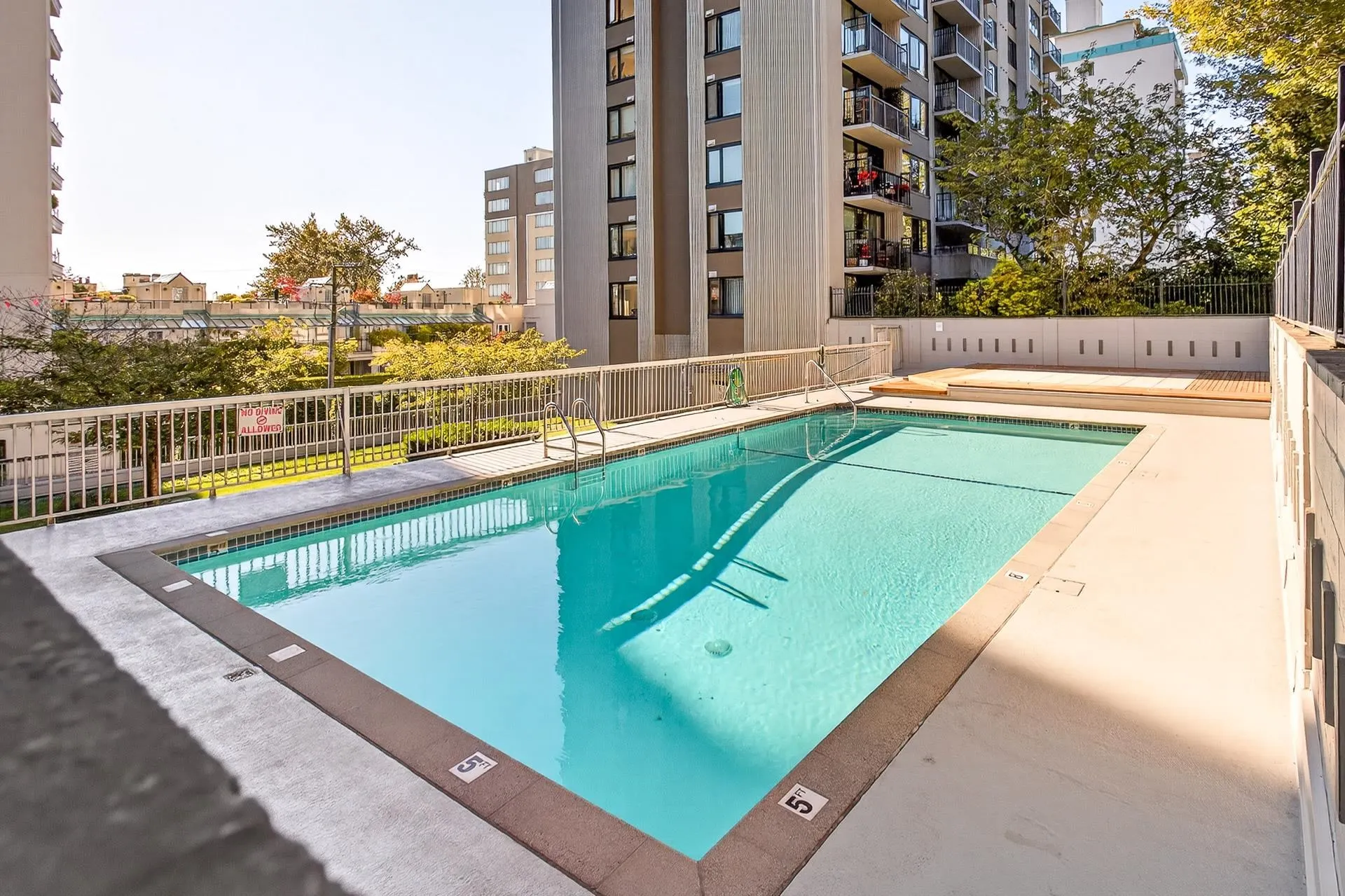 804 1330 Harwood Street