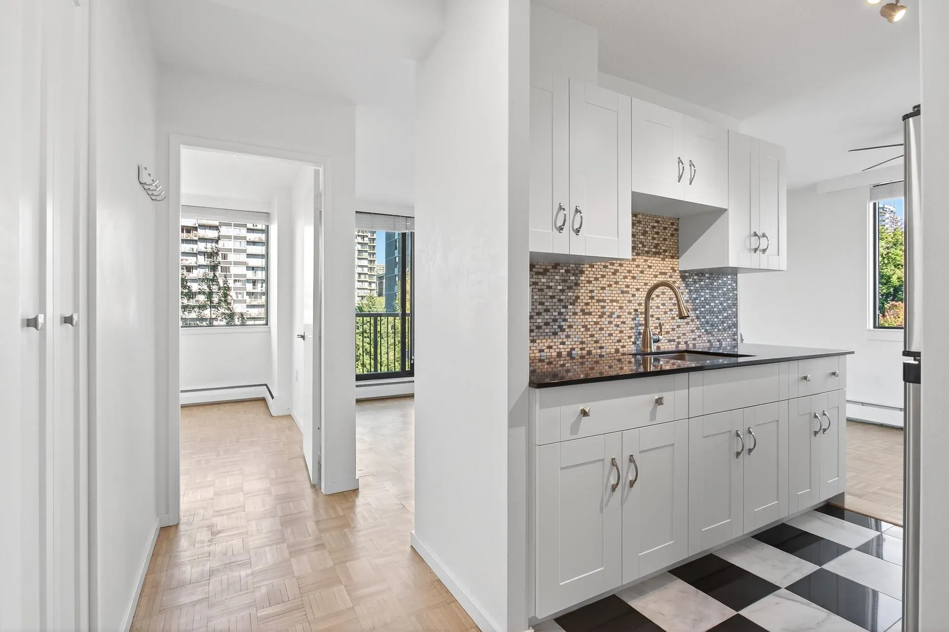 804 1330 Harwood Street