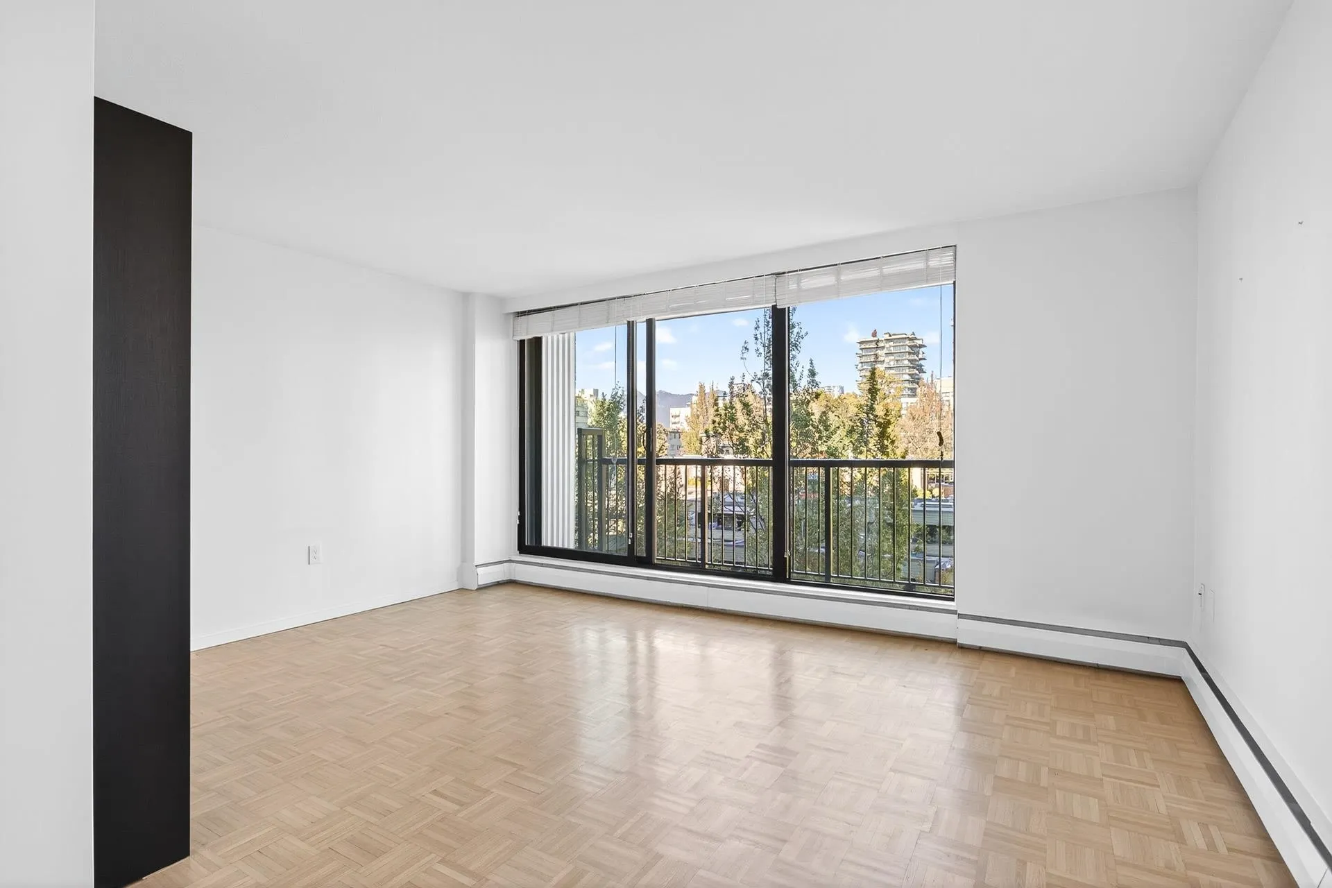 804 1330 Harwood Street