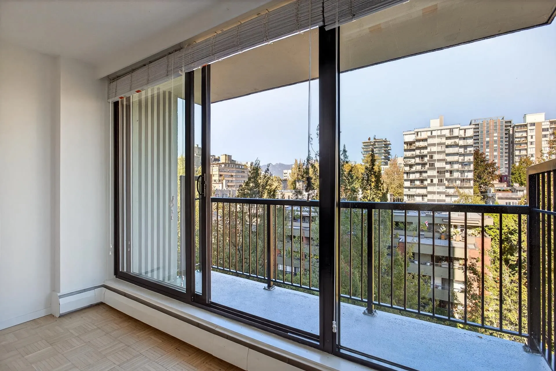 804 1330 Harwood Street