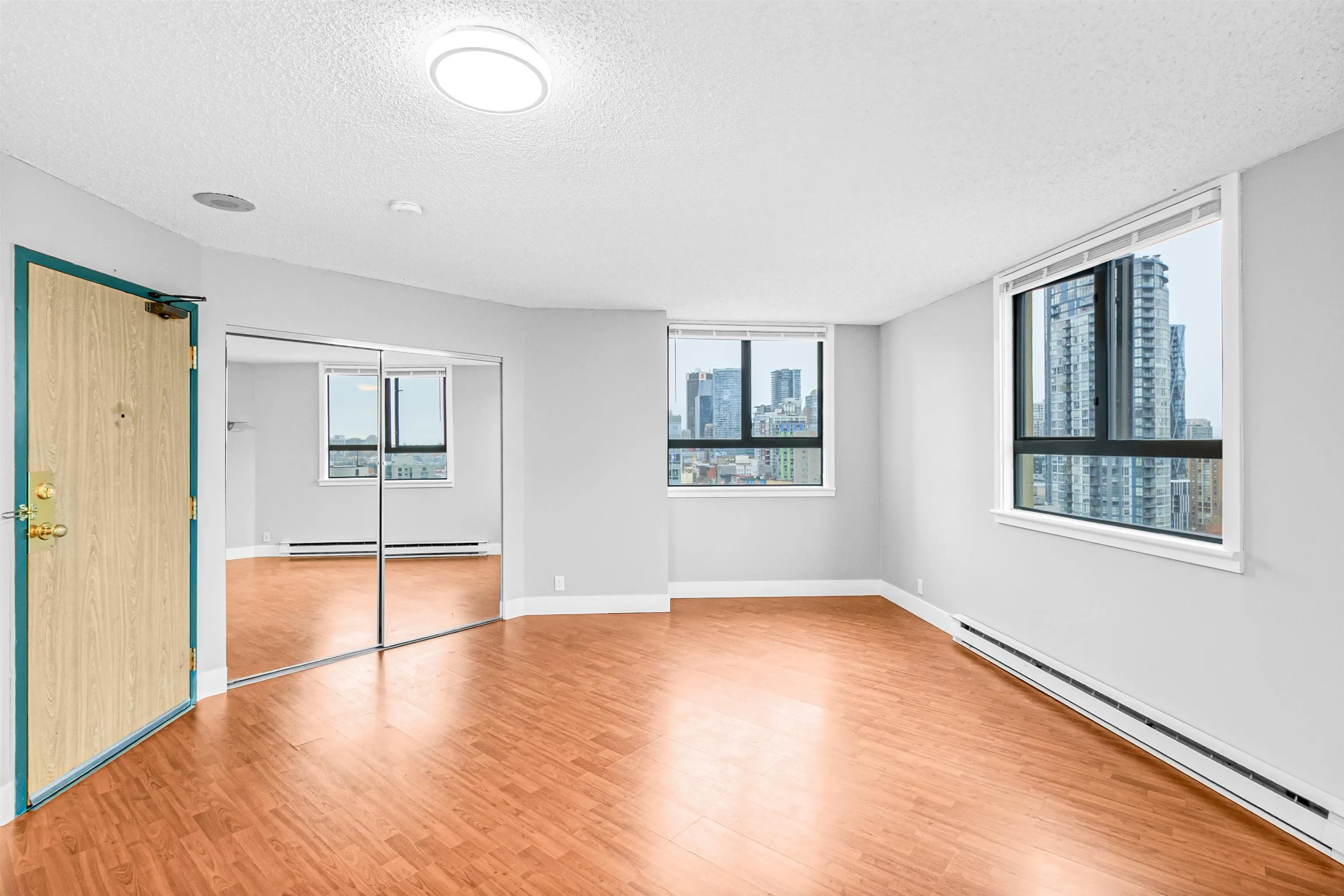 1506 789 Drake Street