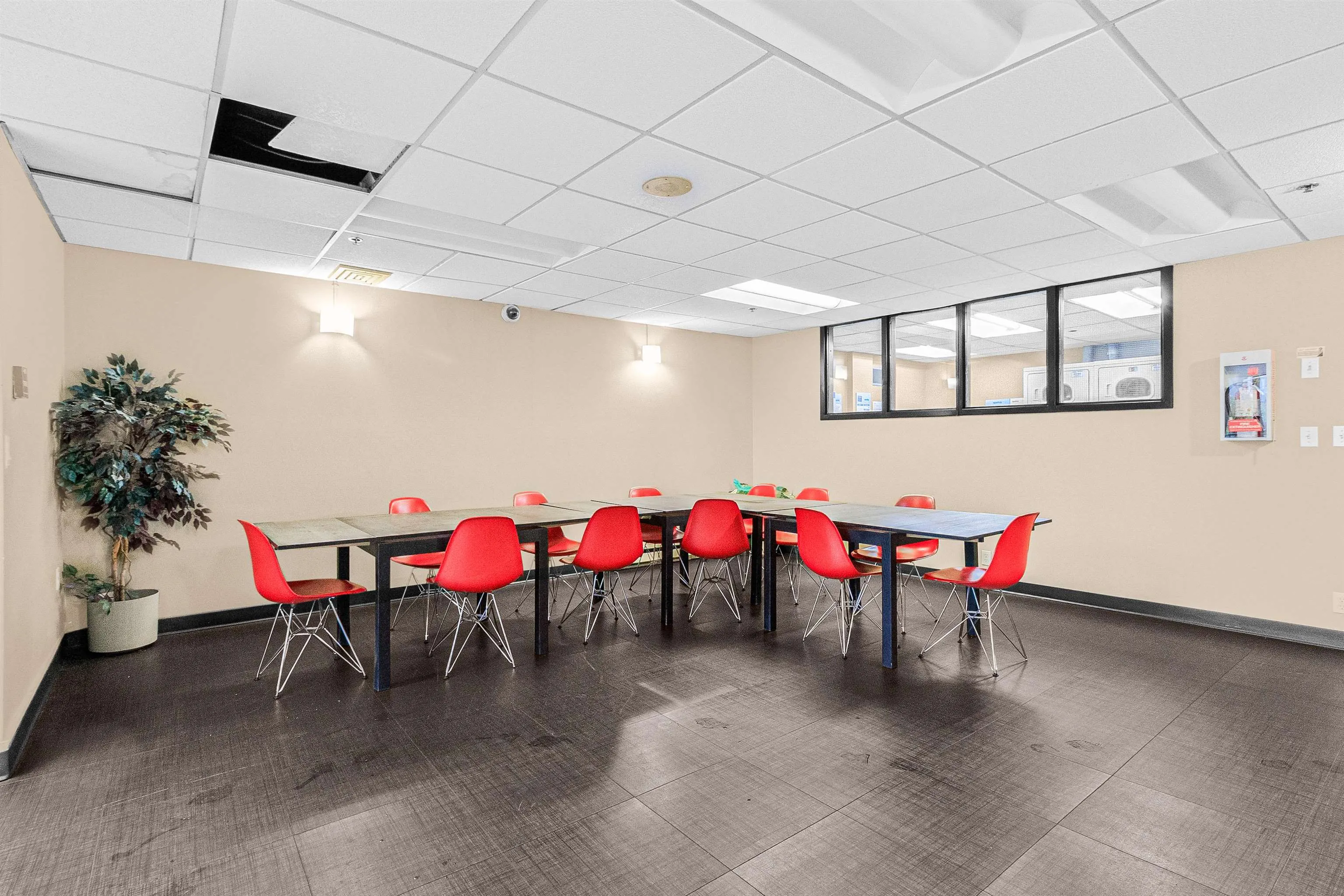 1506 789 Drake Street