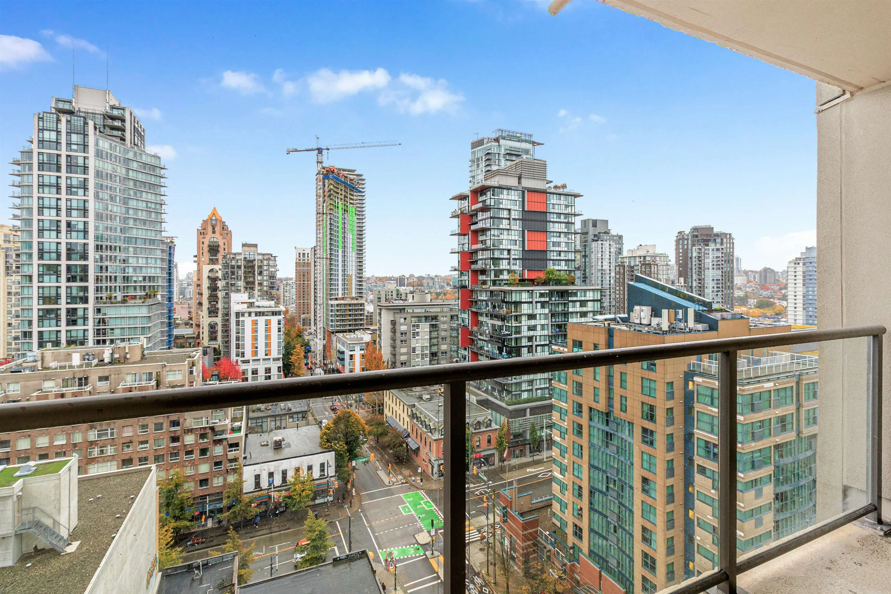 1506 789 Drake Street