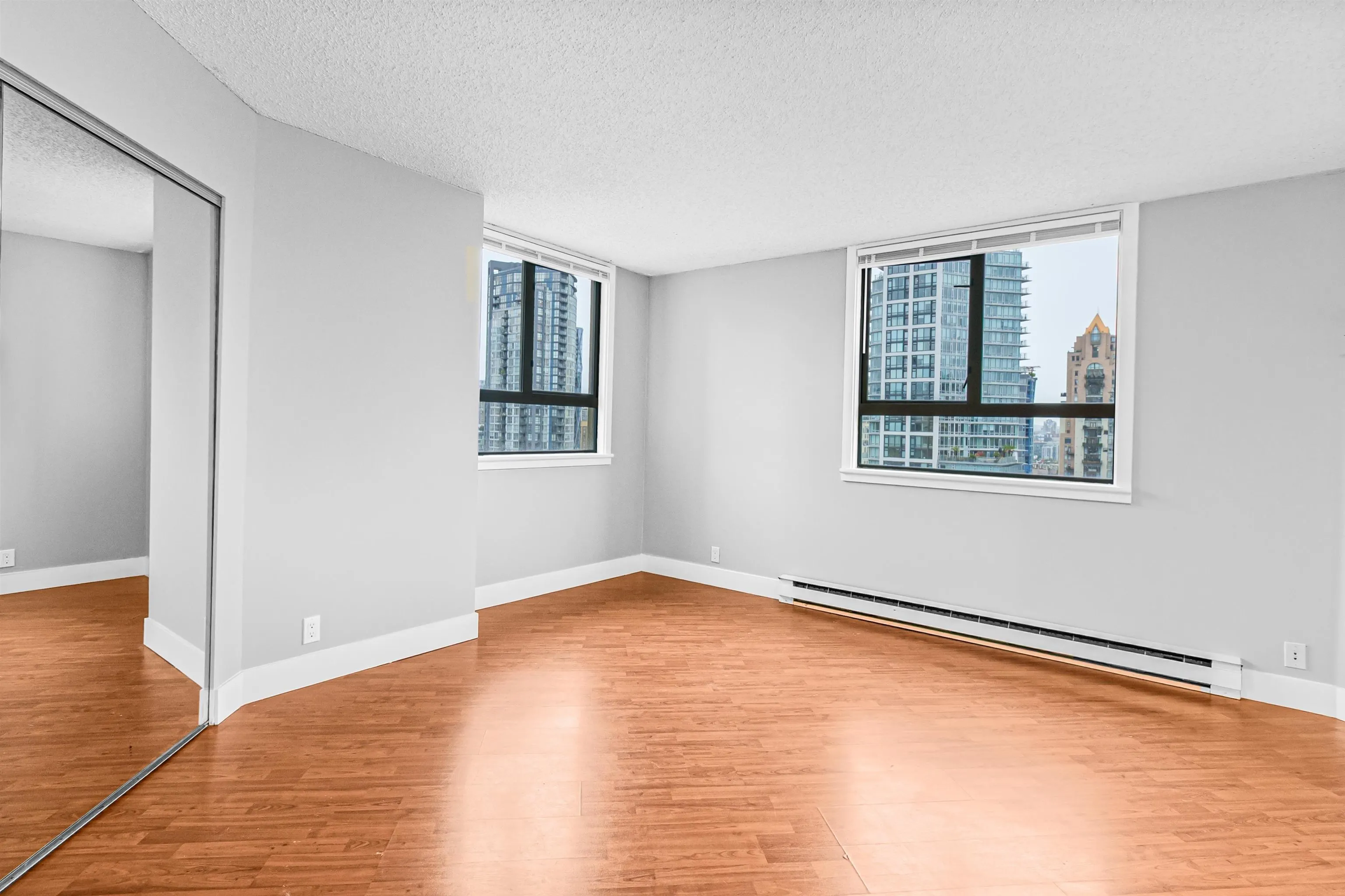 1506 789 Drake Street