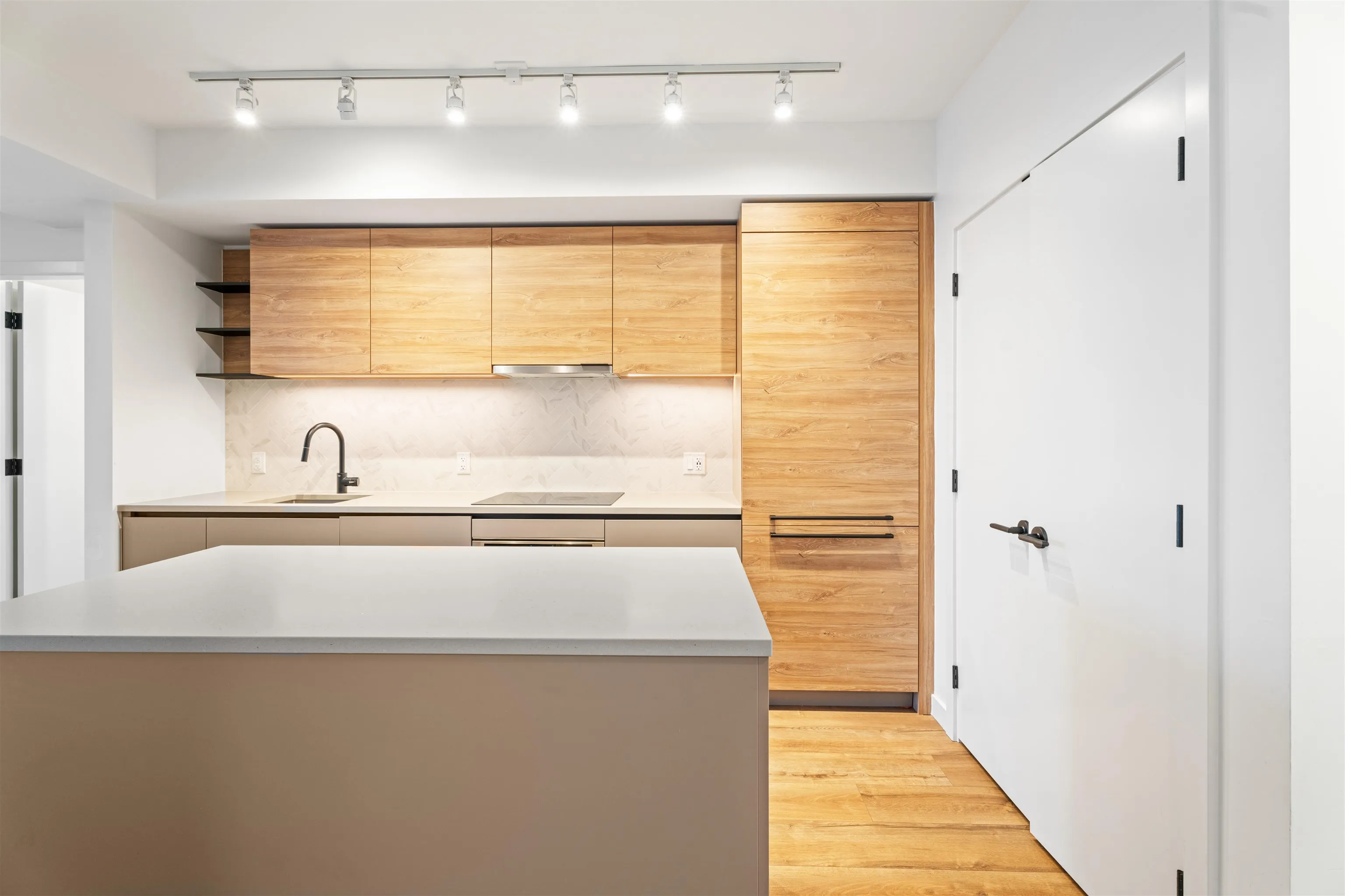 1409 10448 University Drive