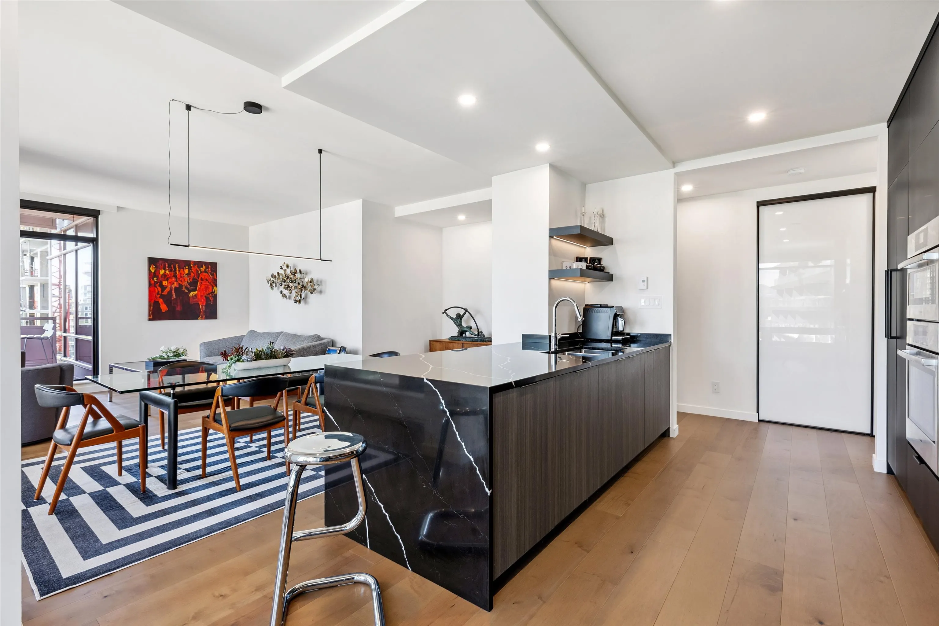 8C 1500 Alberni Street