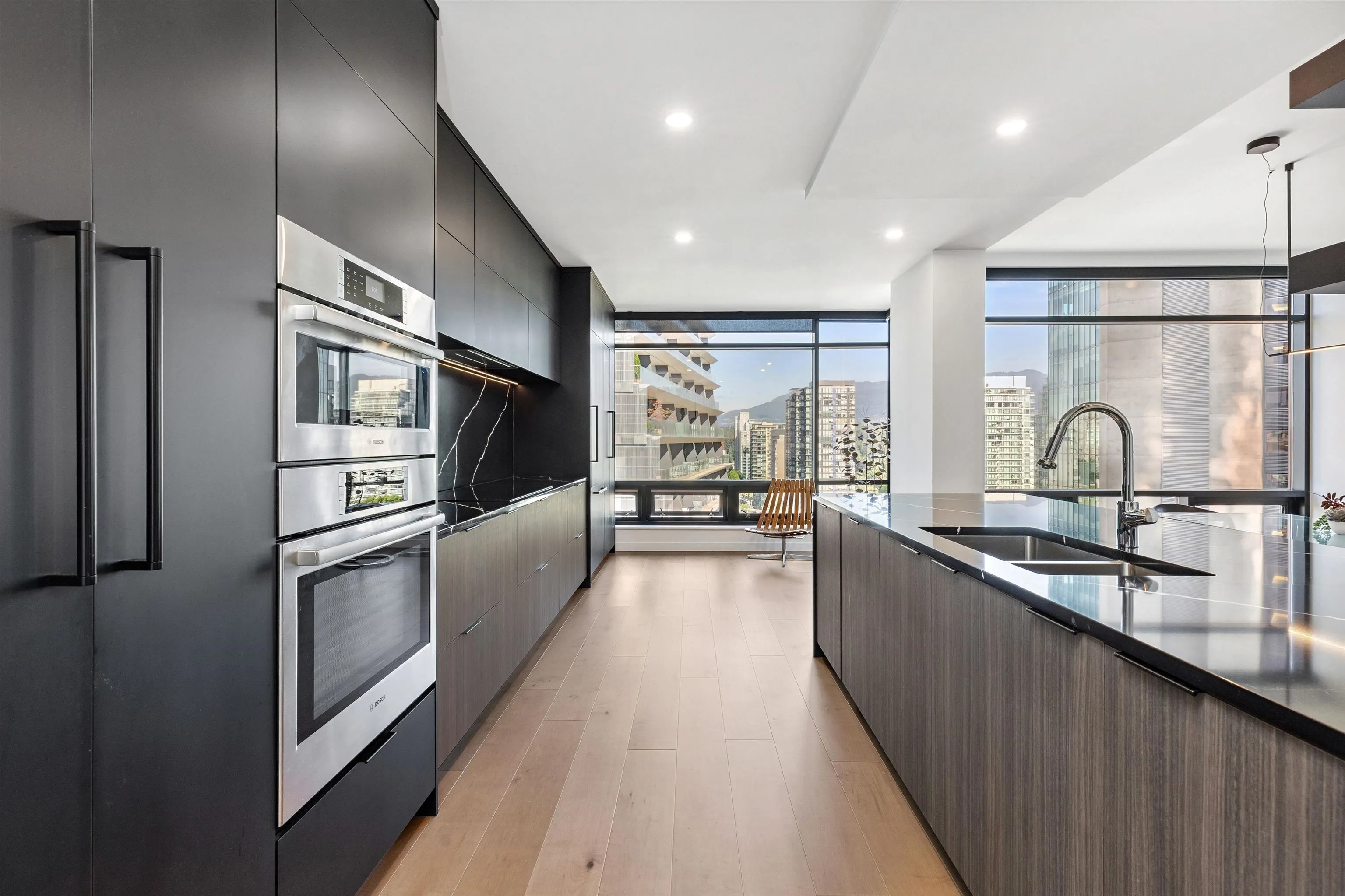 8C 1500 Alberni Street