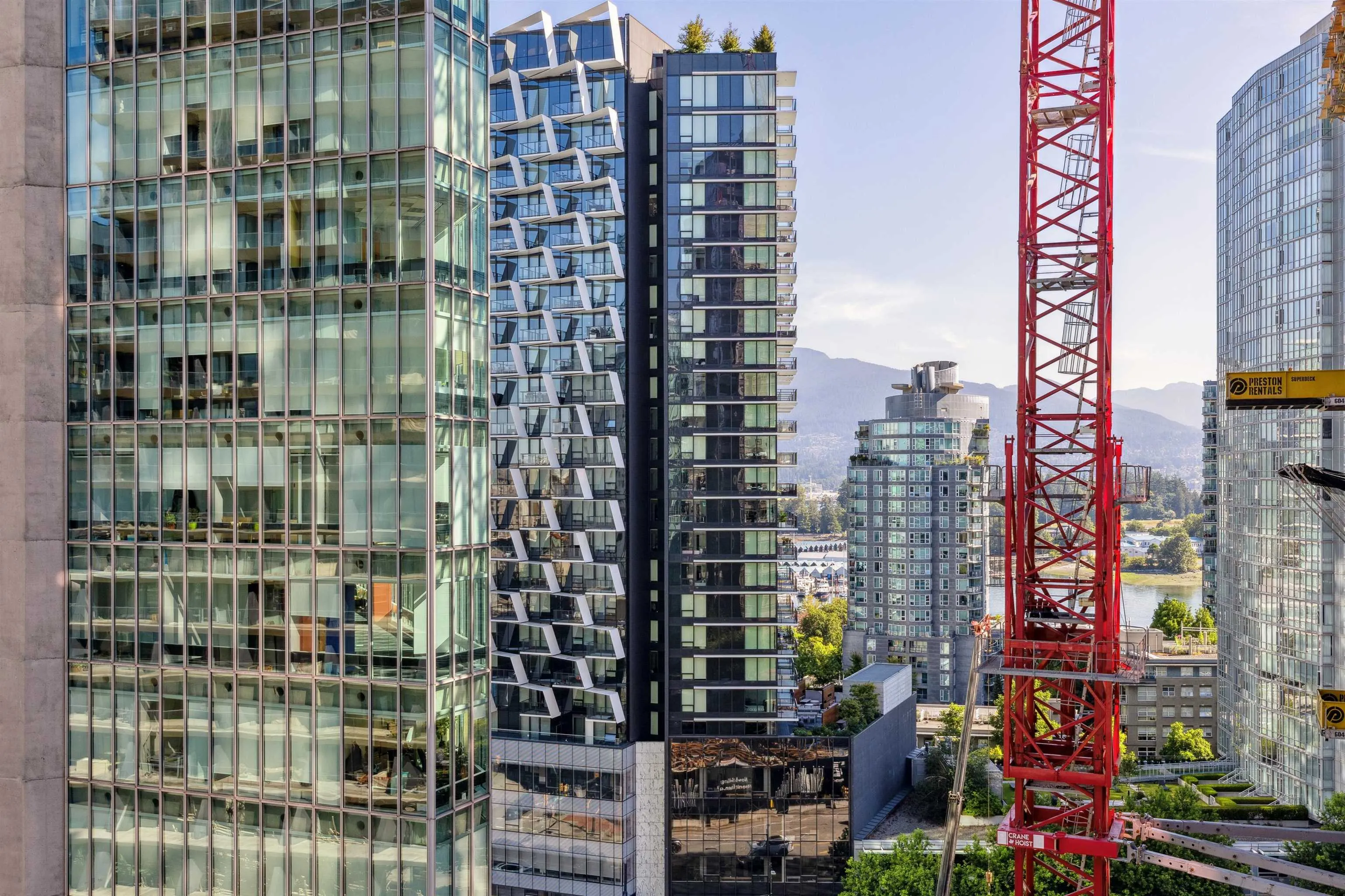 8C 1500 Alberni Street