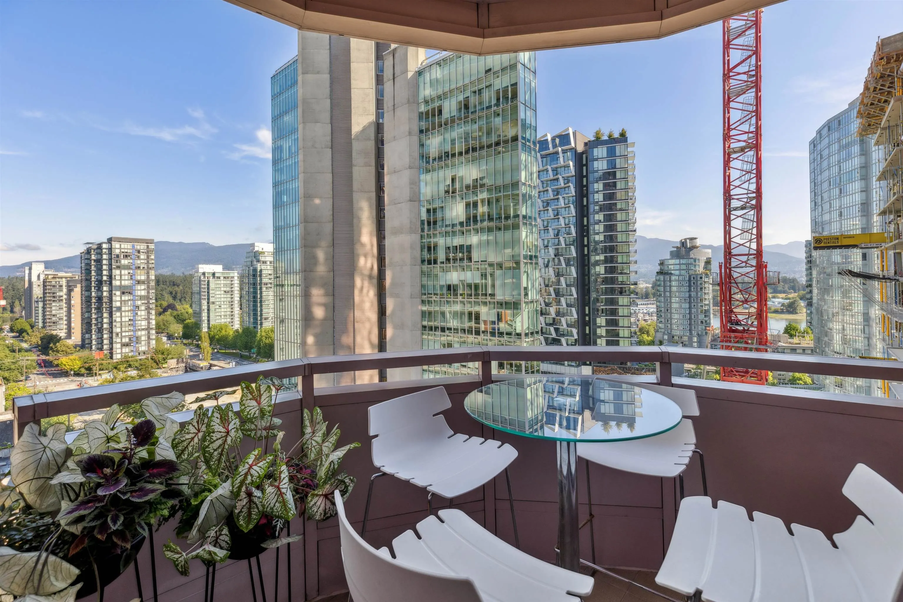 8C 1500 Alberni Street