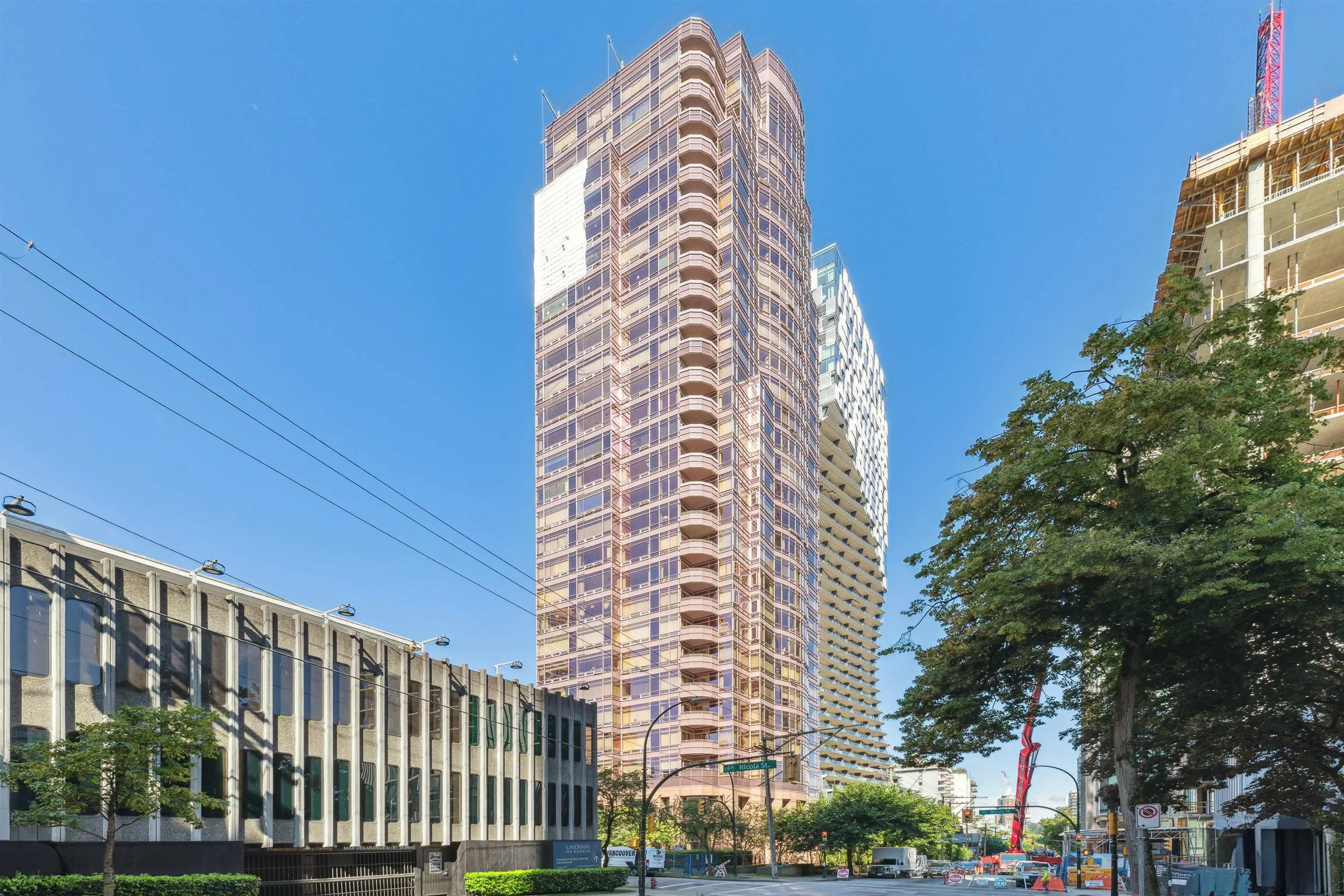 8C 1500 Alberni Street