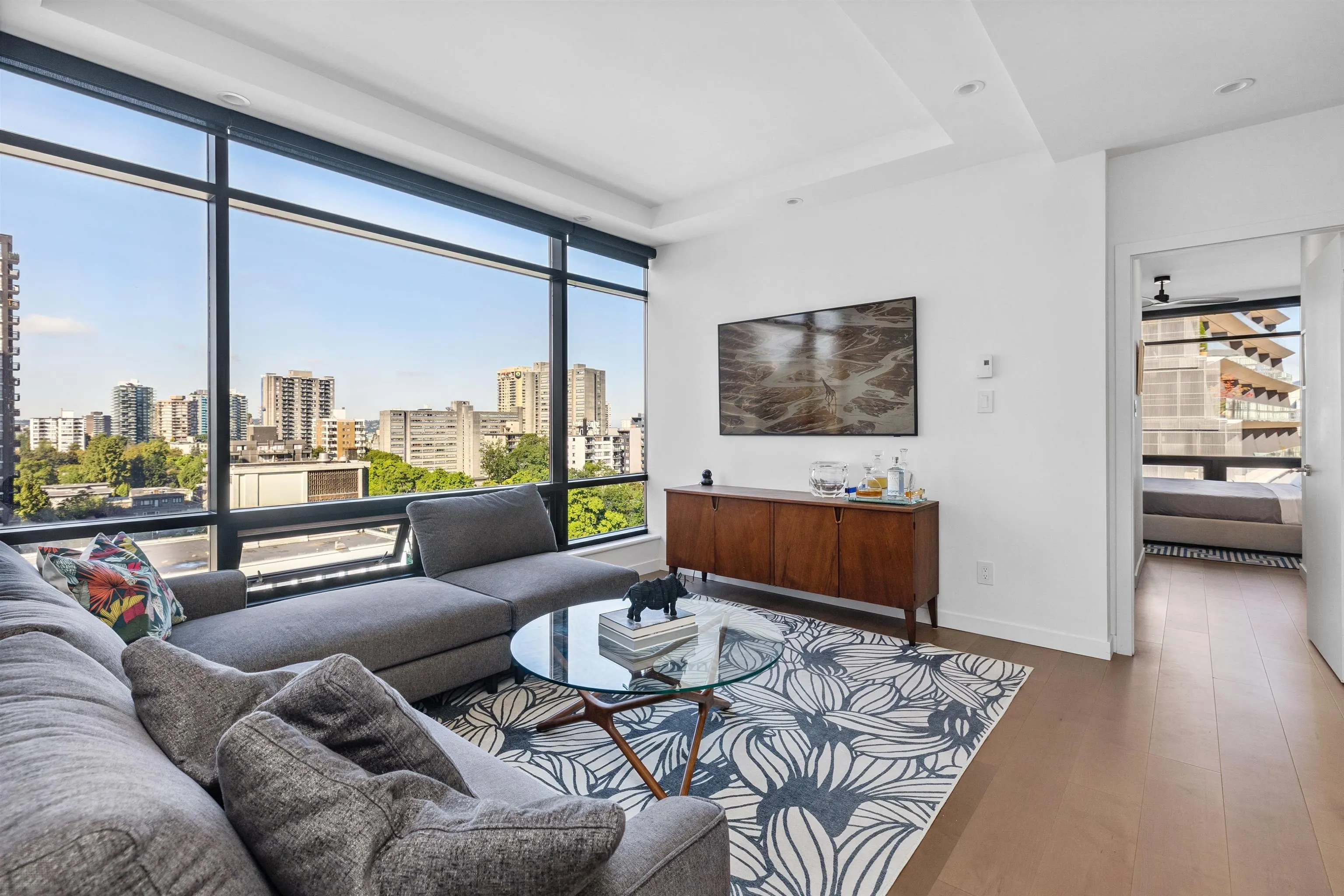 8C 1500 Alberni Street