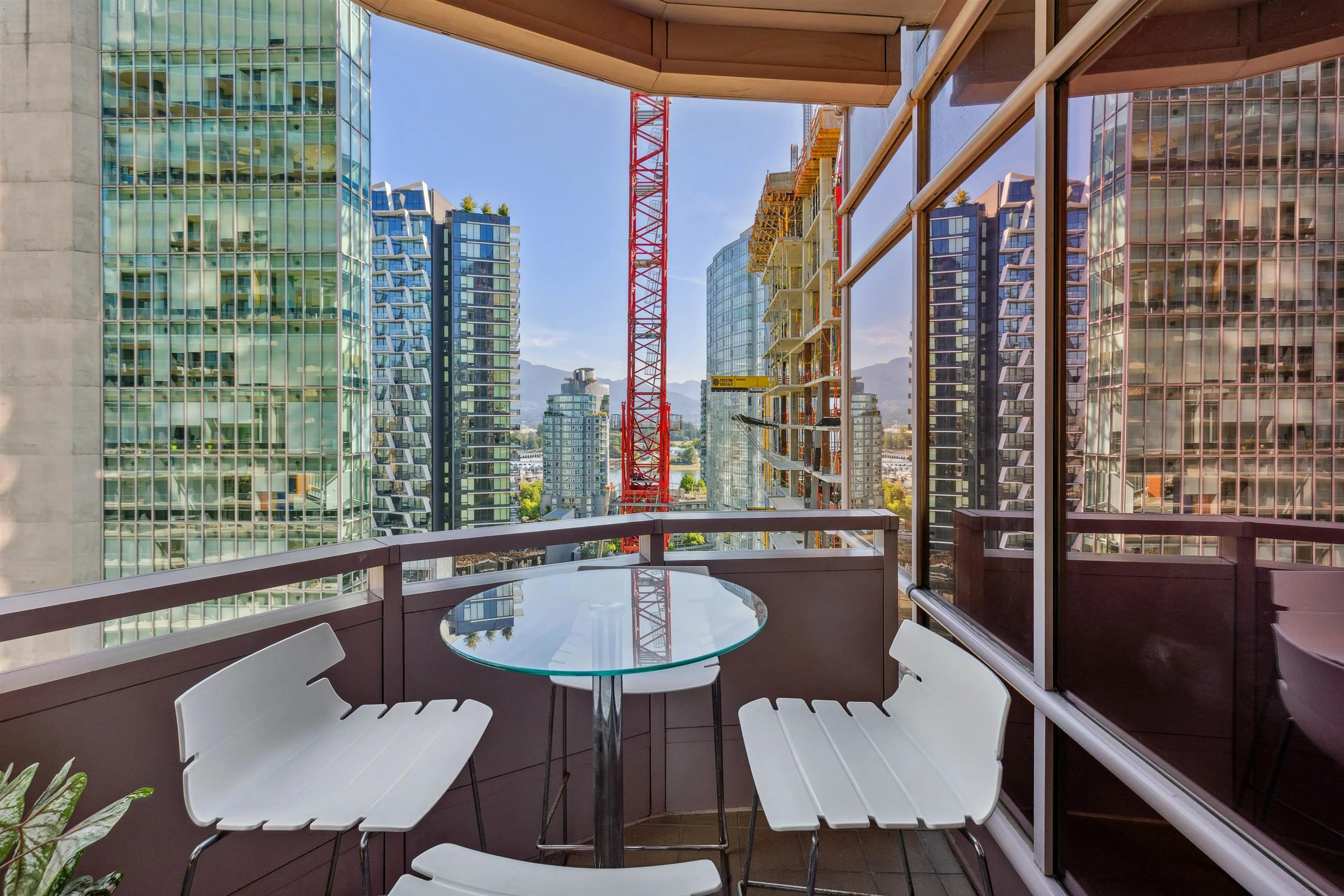 8C 1500 Alberni Street