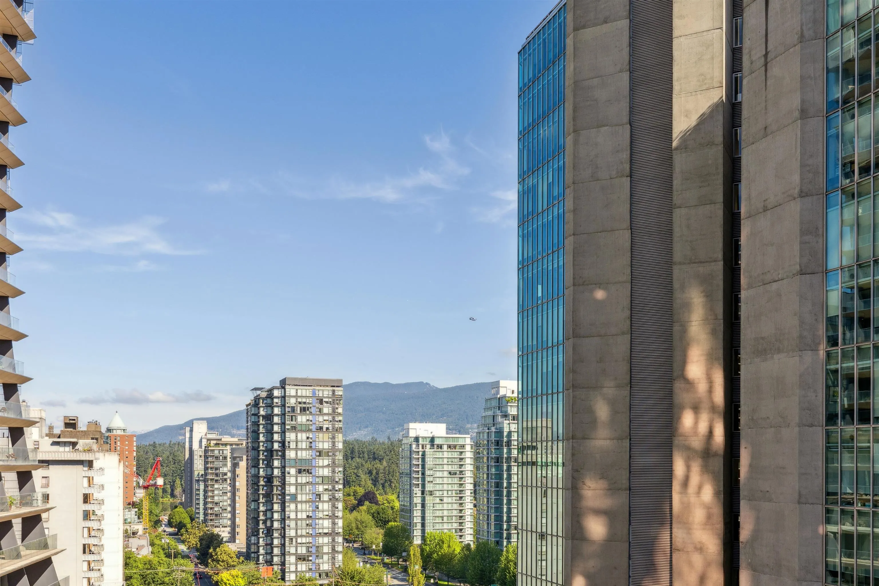 8C 1500 Alberni Street