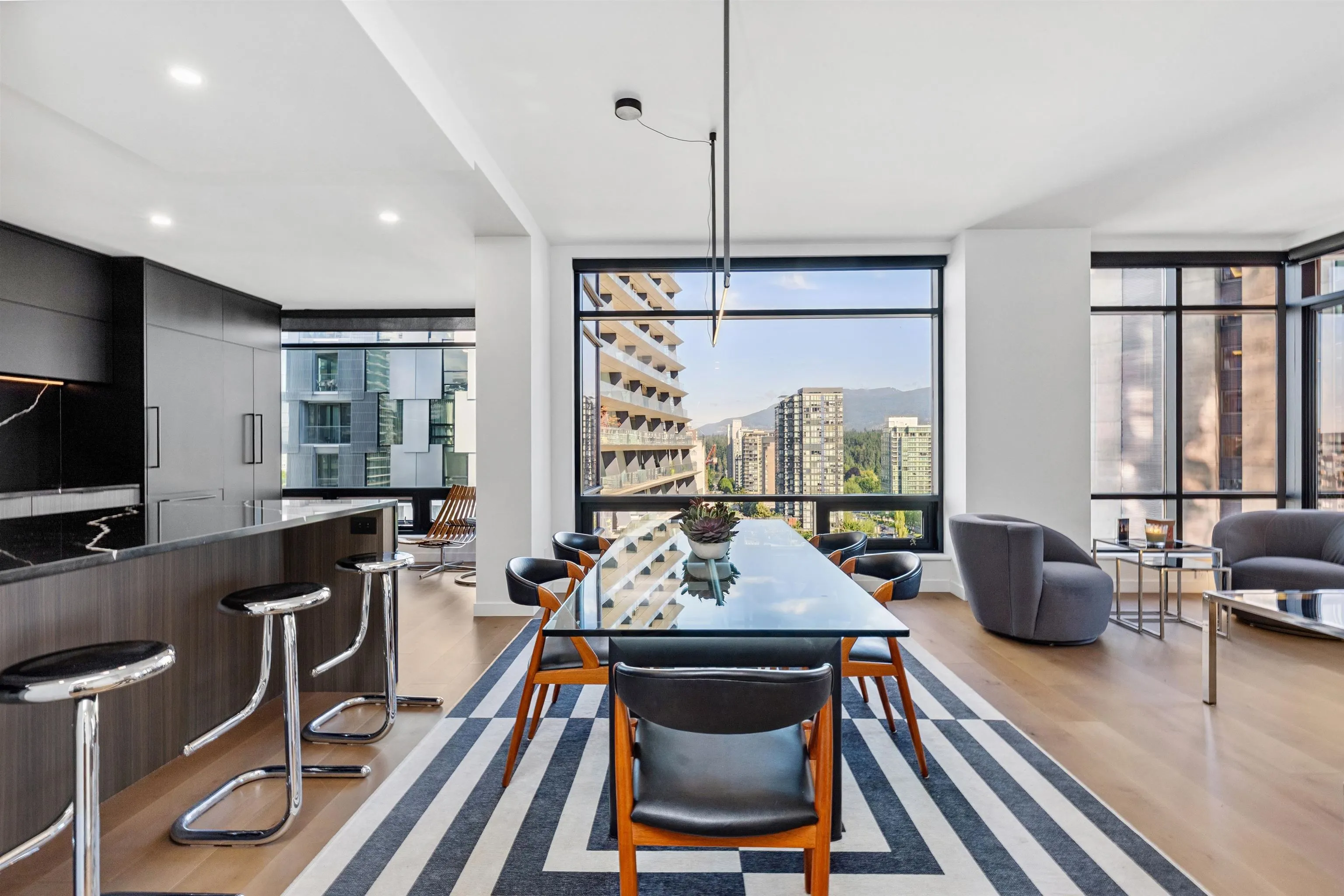 8C 1500 Alberni Street