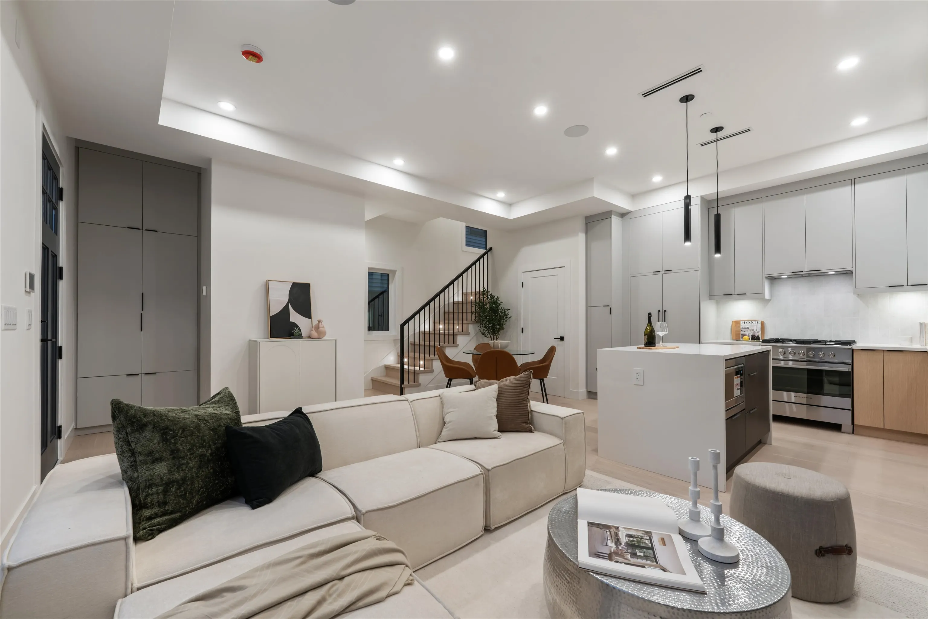 1 1259 Renfrew Street