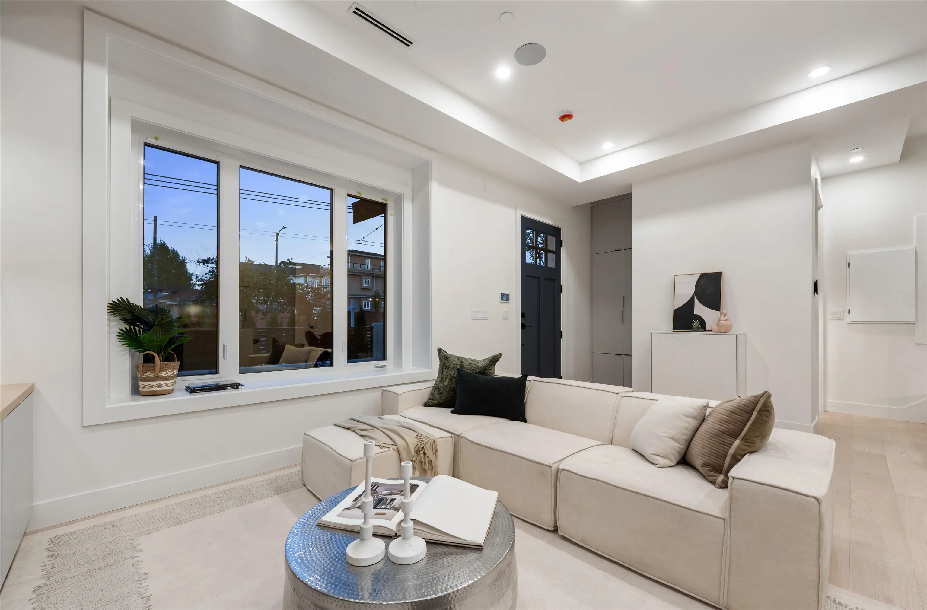 1 1259 Renfrew Street