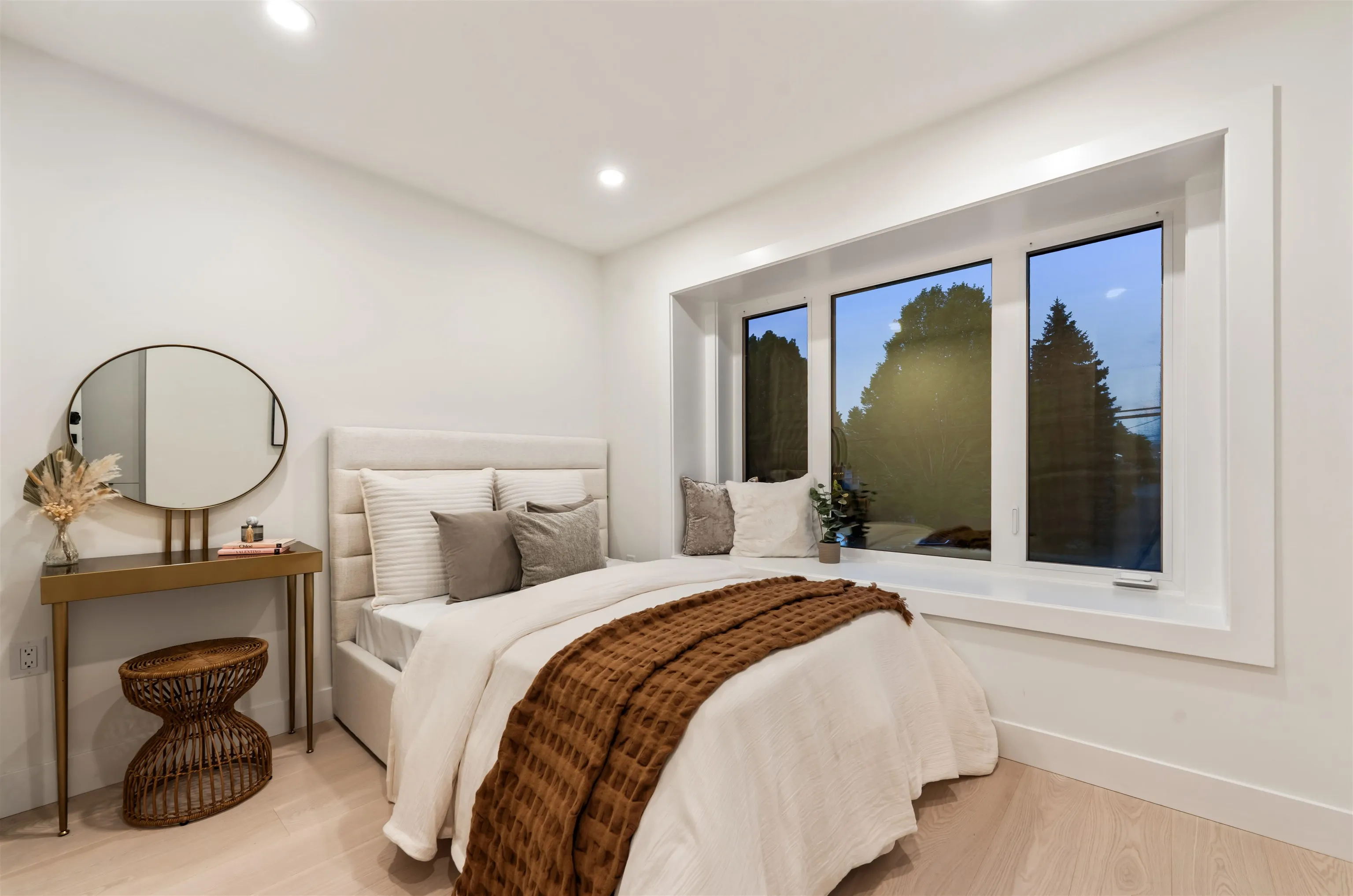 1 1259 Renfrew Street