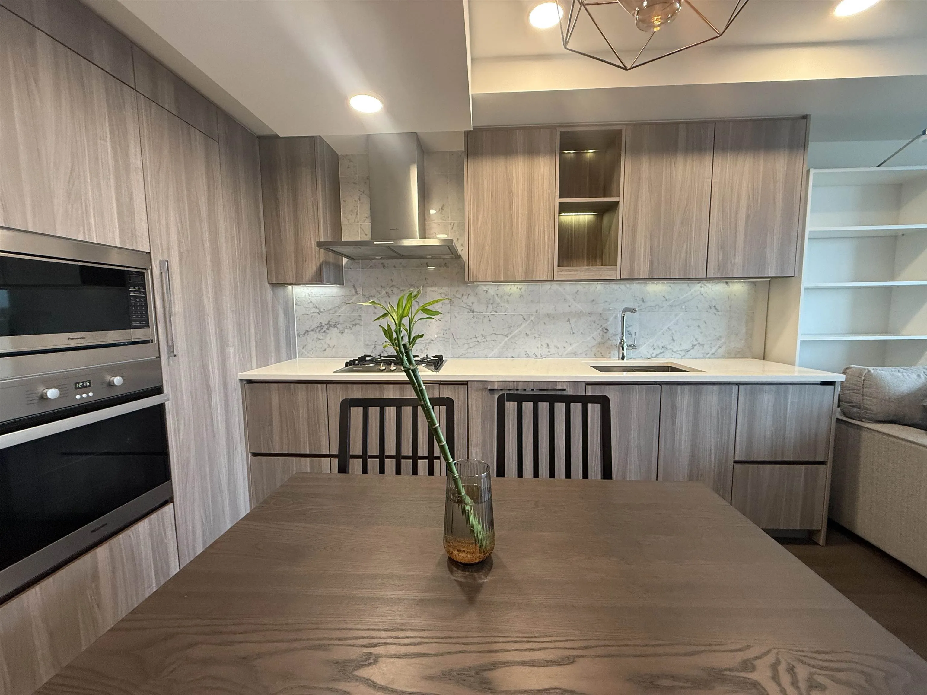 815 433 SW Marine Drive