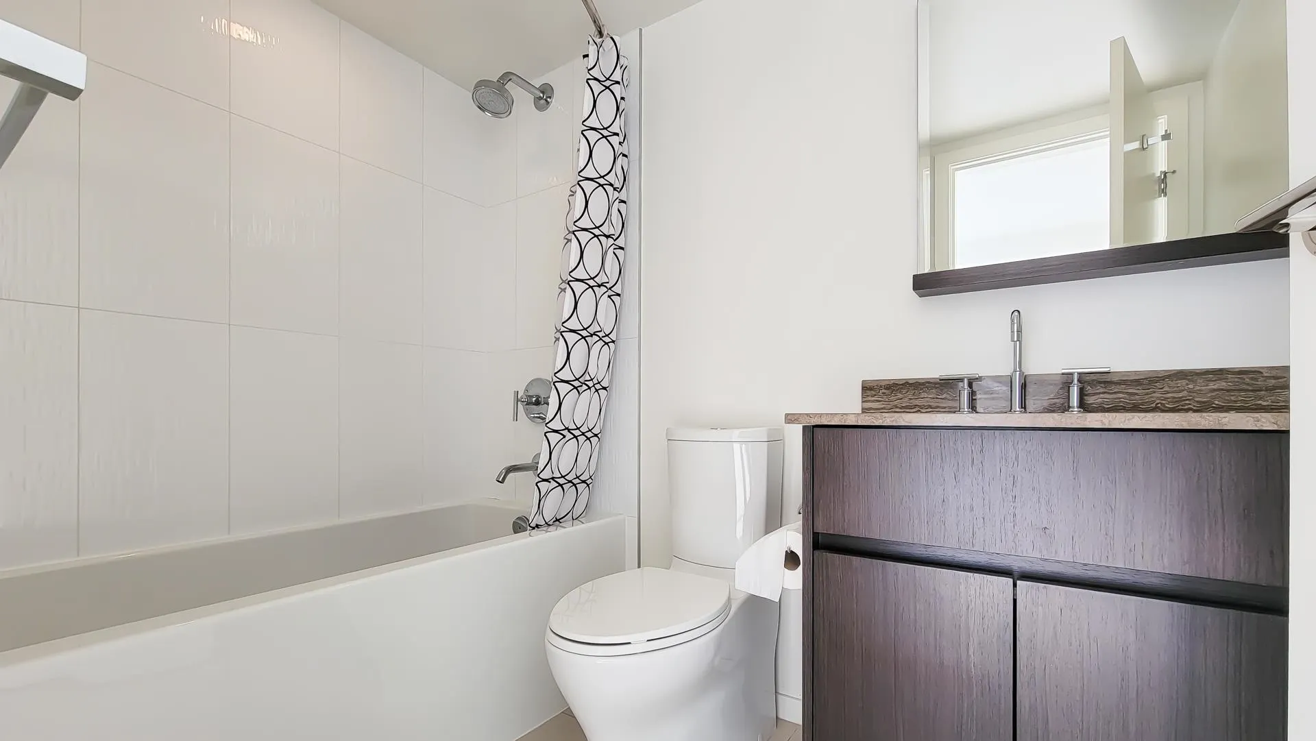 915 7988 Ackroyd Road