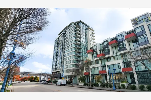 915 7988 Ackroyd Road