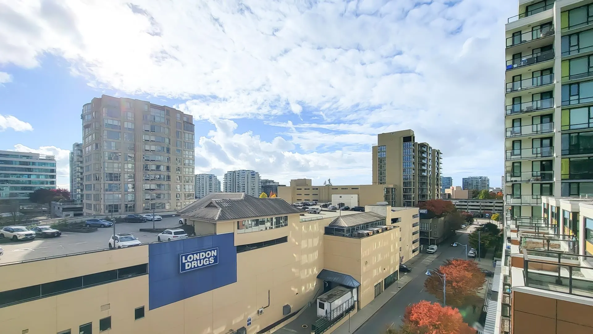 915 7988 Ackroyd Road