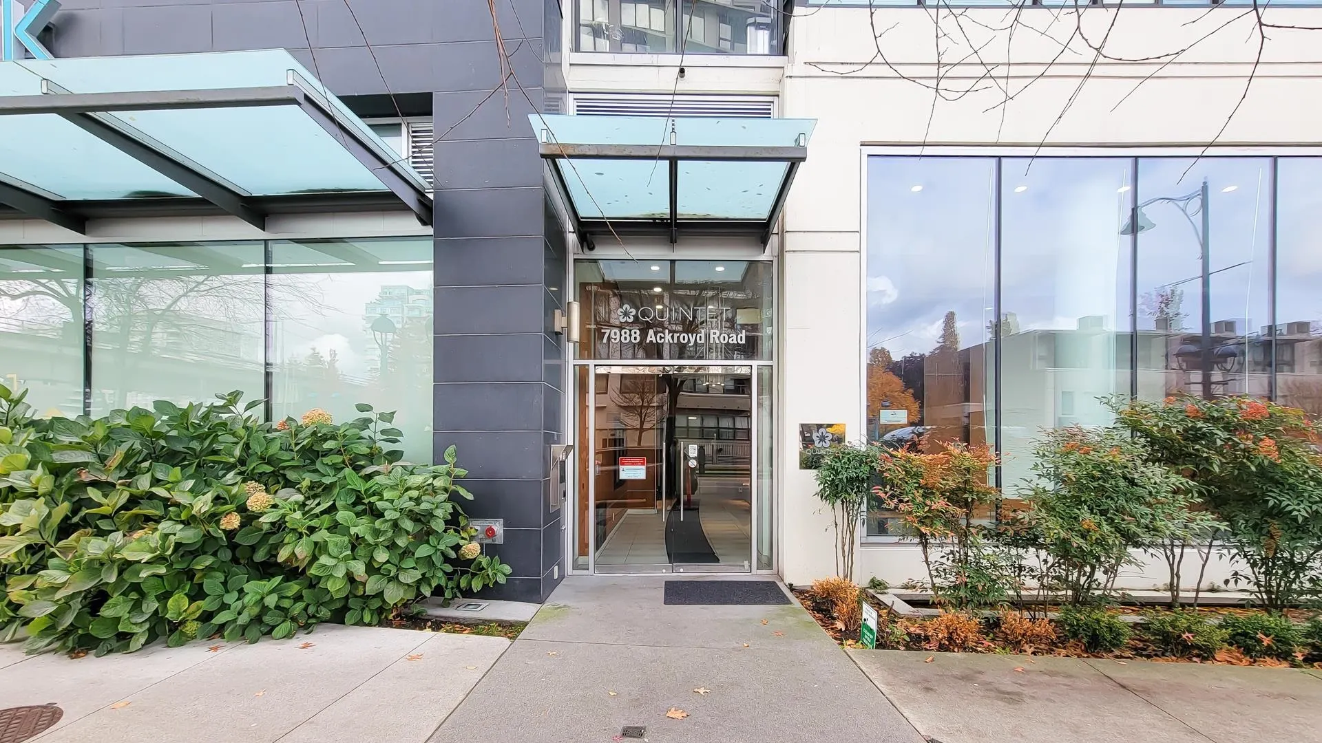 915 7988 Ackroyd Road