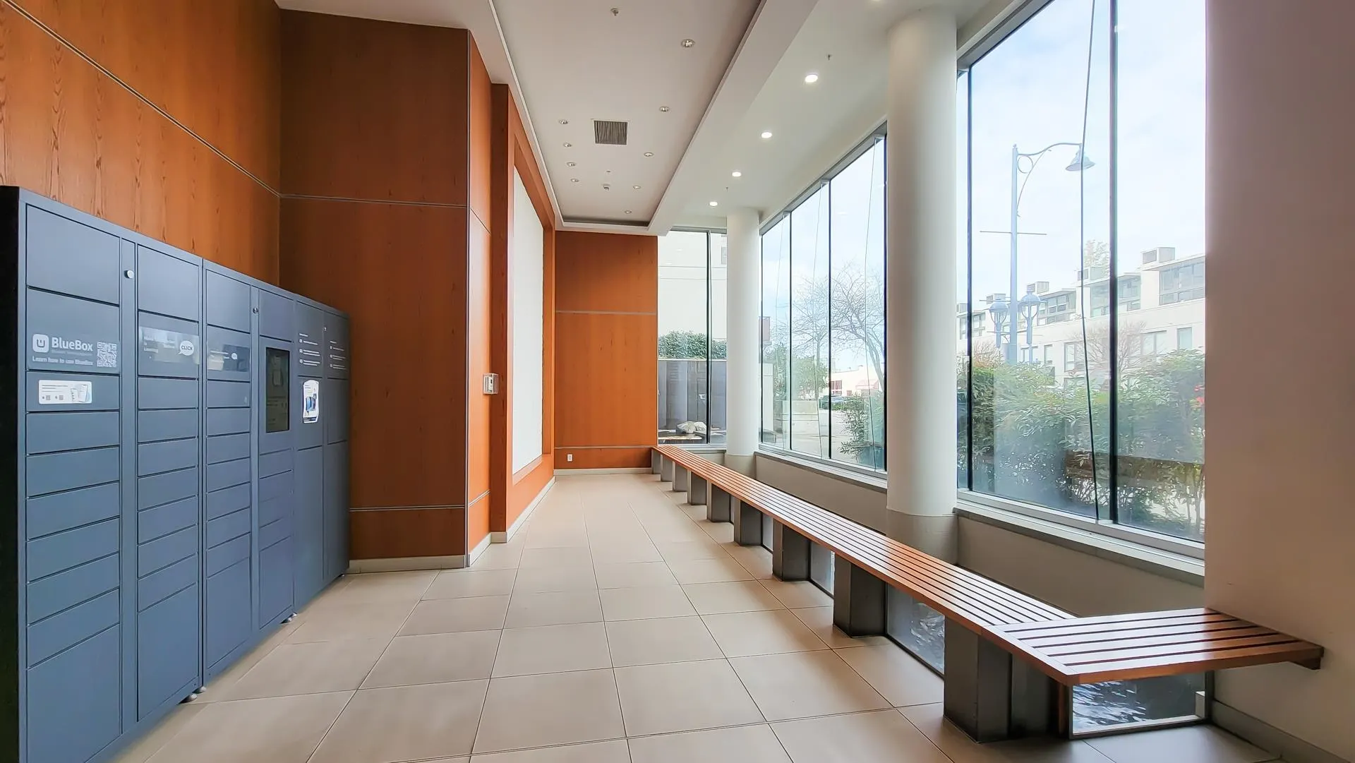 915 7988 Ackroyd Road